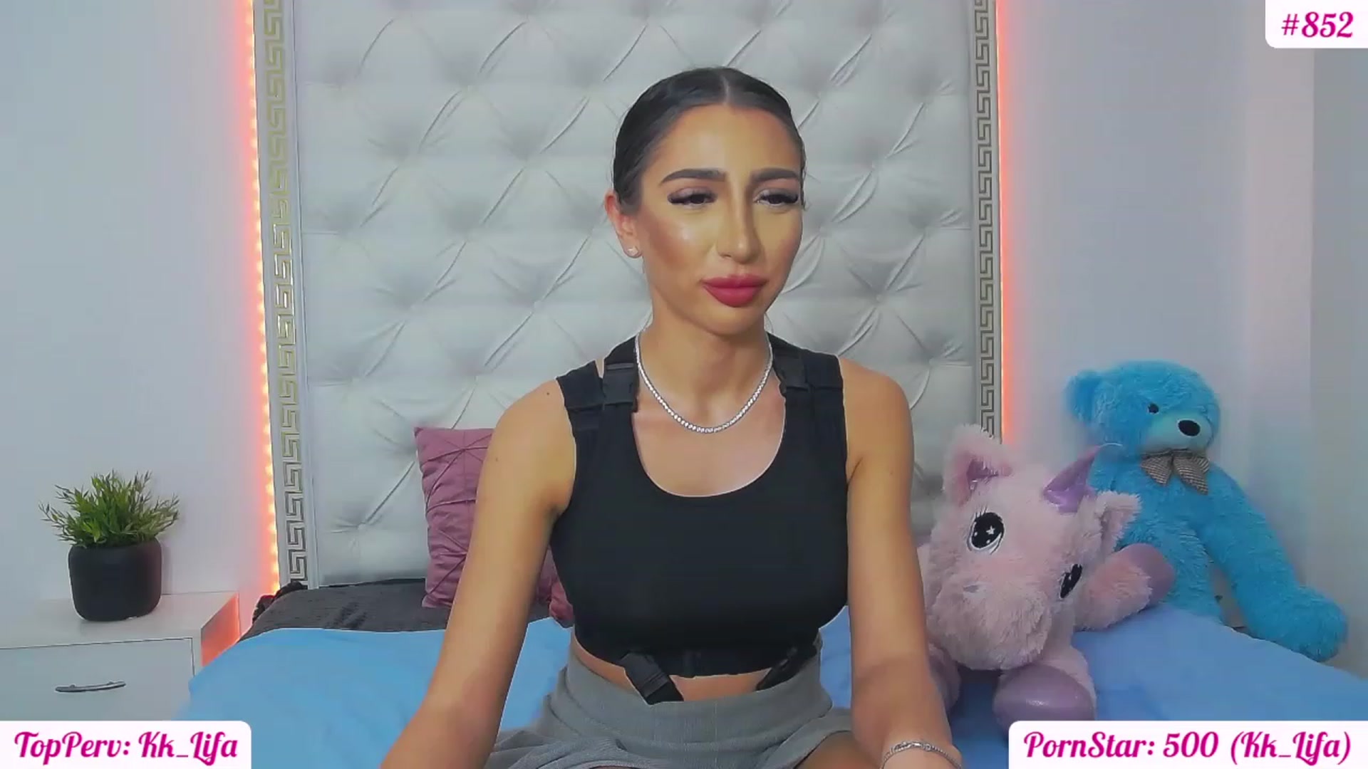 Gallery image thumbnail from KaraKhalifa's myfreecams stream on, 02/28/2023, 16:23 image 16 of 20
