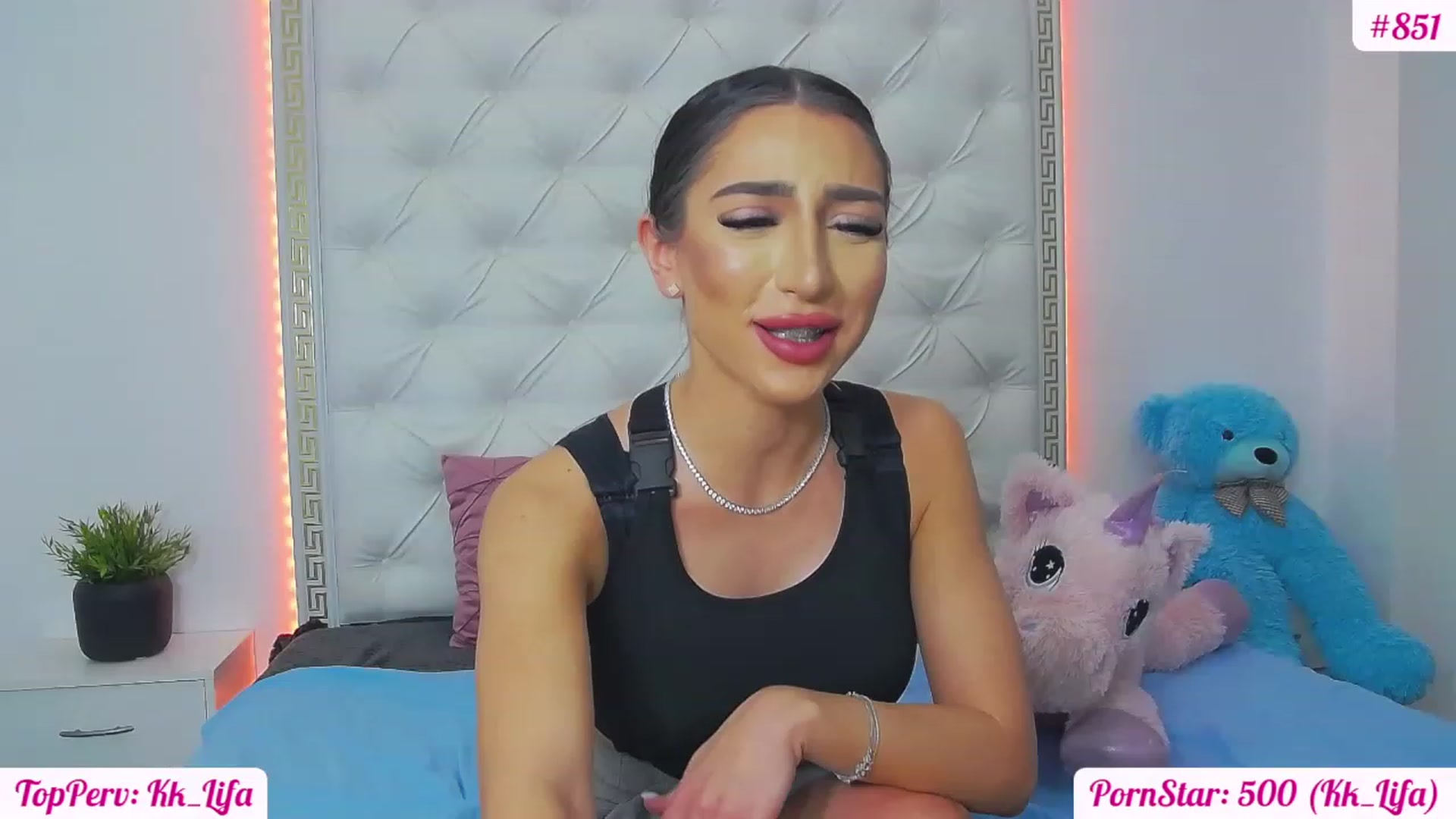 Gallery image thumbnail from KaraKhalifa's myfreecams stream on, 02/28/2023, 16:23 image 13 of 20