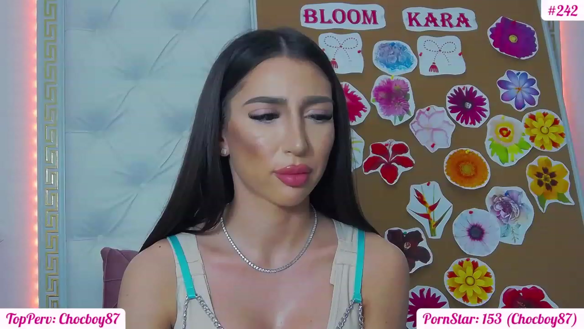 Gallery image thumbnail from KaraKhalifa's myfreecams stream on, 03/01/2023, 17:37 image 1 of 20