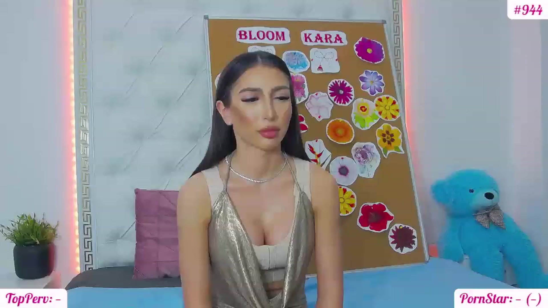 Gallery image thumbnail from KaraKhalifa's myfreecams stream on, 03/02/2023, 14:35 image 8 of 20