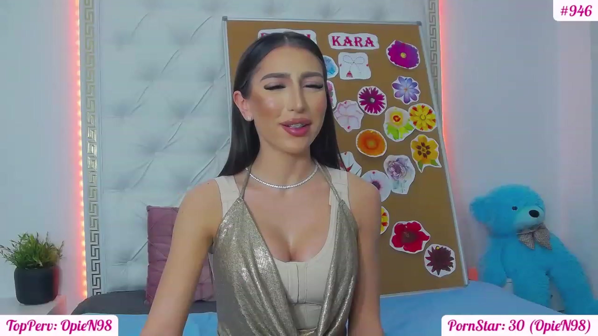 Gallery image thumbnail from KaraKhalifa's myfreecams stream on, 03/02/2023, 14:35 image 14 of 20