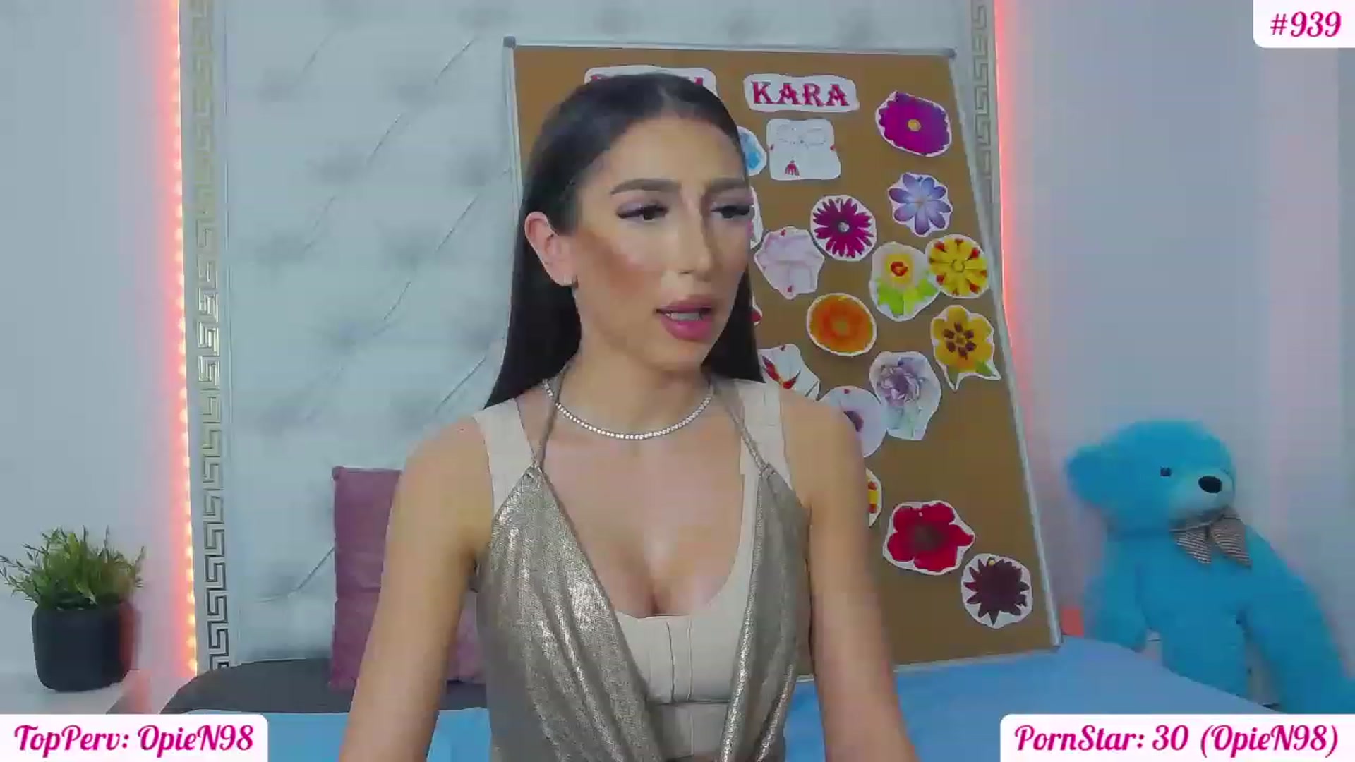 Gallery image thumbnail from KaraKhalifa's myfreecams stream on, 03/02/2023, 14:35 image 17 of 20