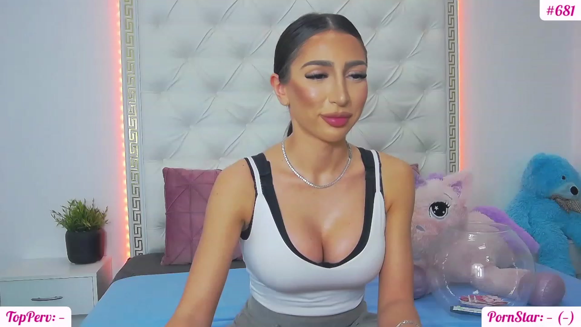 Gallery image thumbnail from KaraKhalifa's myfreecams stream on, 03/04/2023, 15:28 image 8 of 20