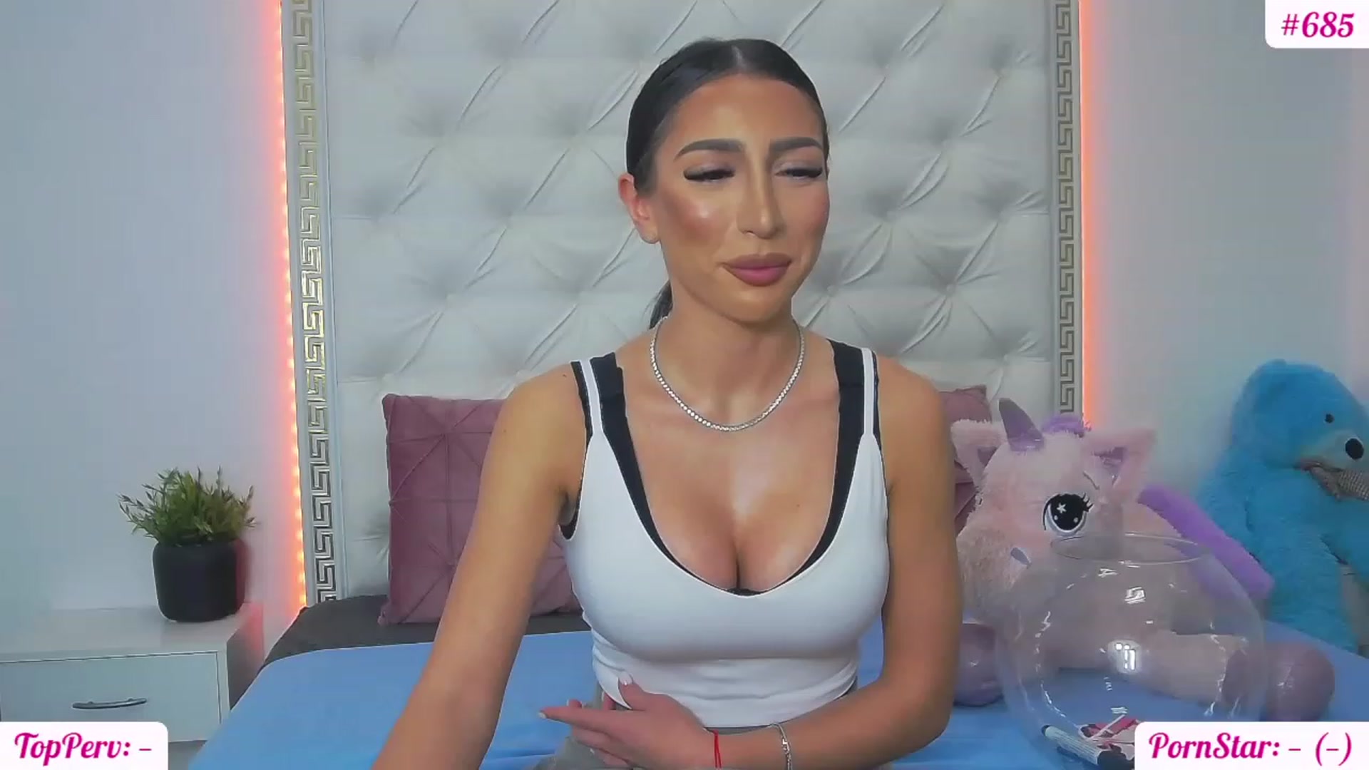 Gallery image thumbnail from KaraKhalifa's myfreecams stream on, 03/04/2023, 15:28 image 10 of 20
