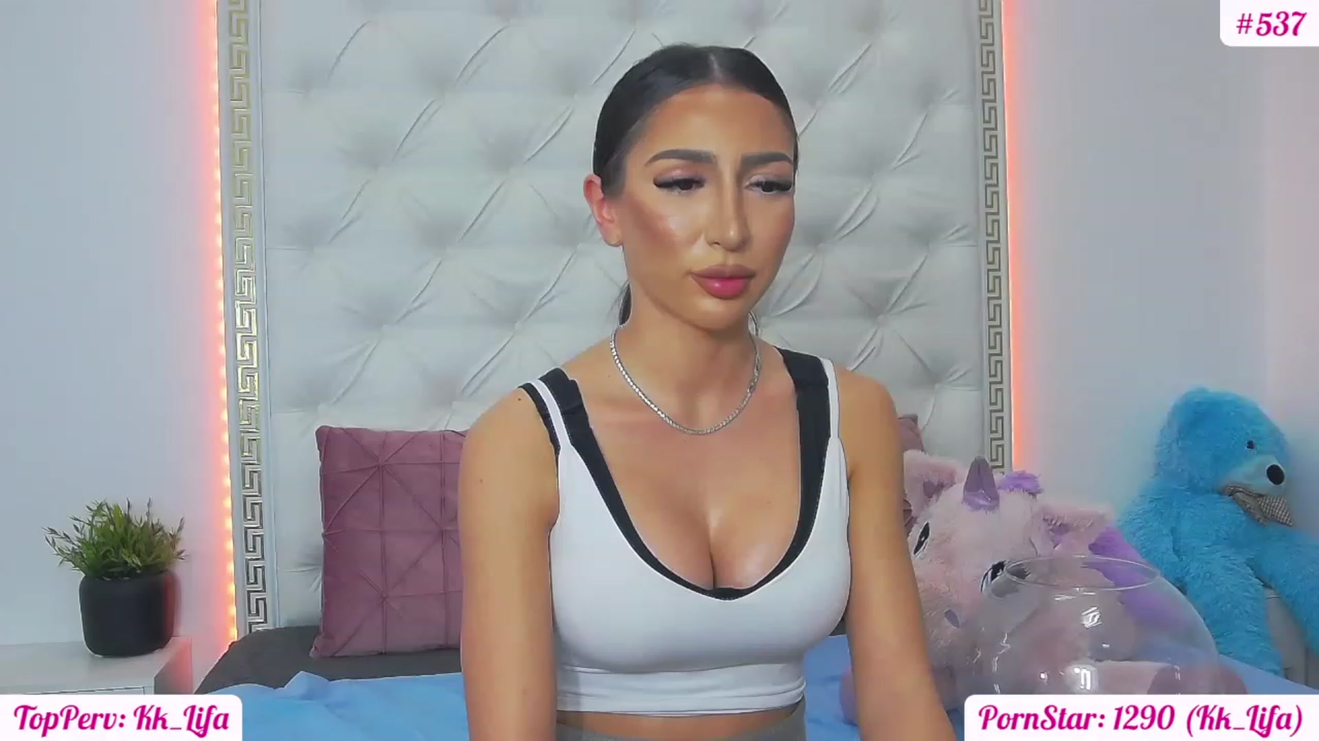 Gallery image thumbnail from KaraKhalifa's myfreecams stream on, 03/04/2023, 16:55 image 19 of 20