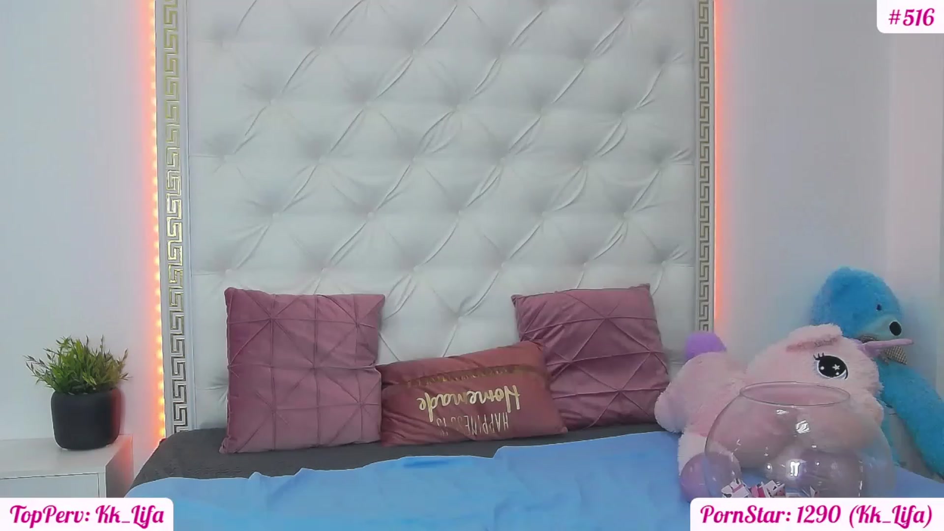 Gallery image thumbnail from KaraKhalifa's myfreecams stream on, 03/04/2023, 19:21 image 7 of 20