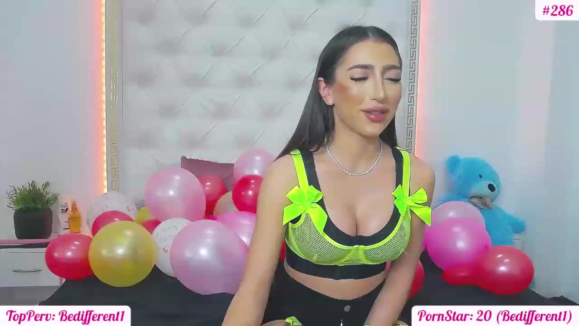 Gallery image thumbnail from KaraKhalifa's myfreecams stream on, 03/11/2023, 15:36 image 4 of 20