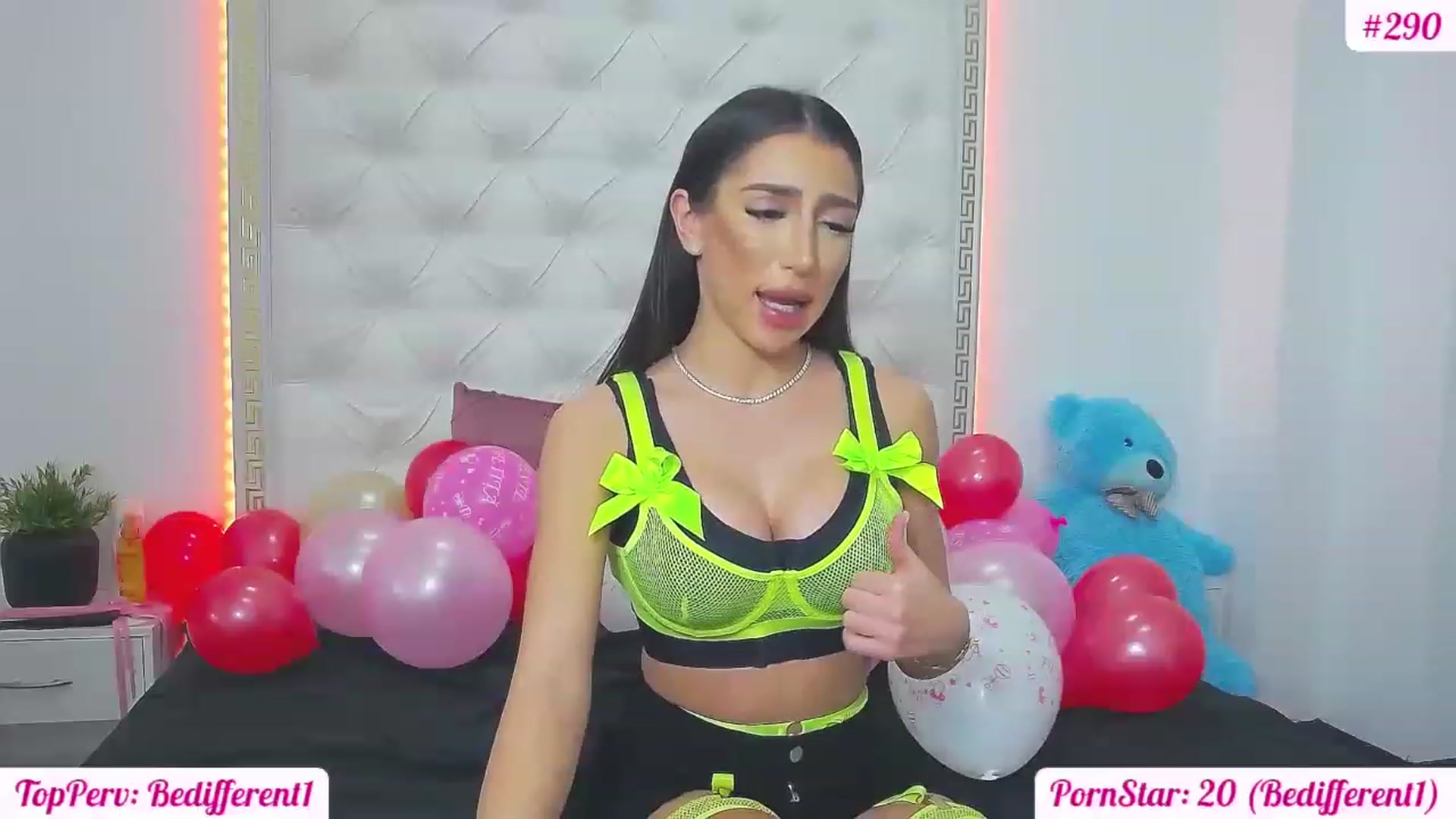 Gallery image thumbnail from KaraKhalifa's myfreecams stream on, 03/11/2023, 18:14 image 19 of 20
