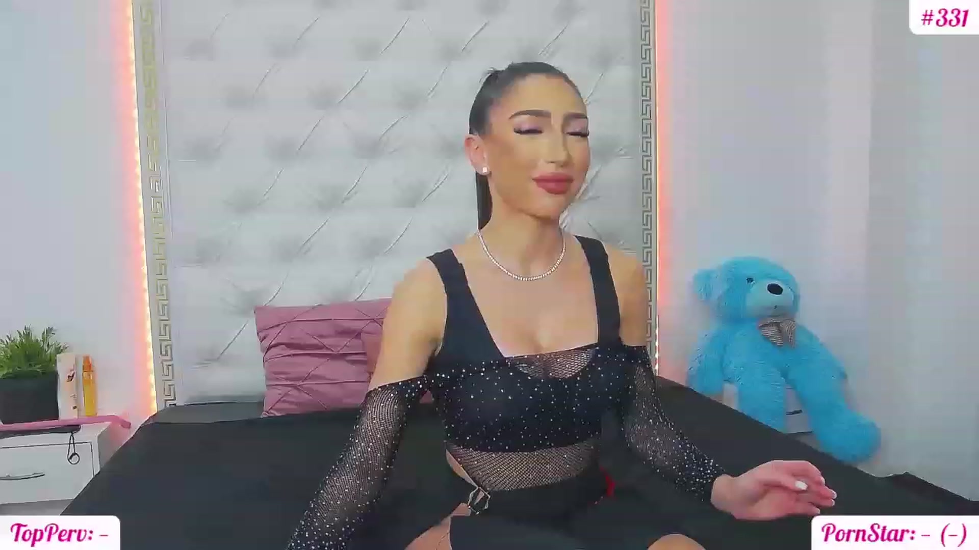 Gallery image thumbnail from KaraKhalifa's myfreecams stream on, 03/13/2023, 18:39 image 1 of 20