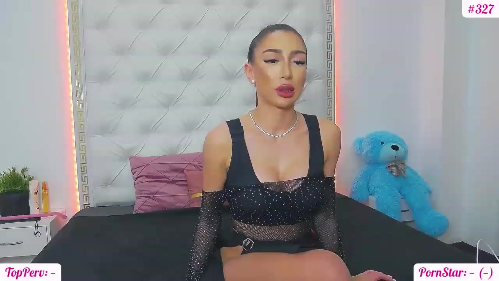 Gallery image thumbnail from KaraKhalifa's myfreecams stream on, 03/13/2023, 18:39 image 9 of 20