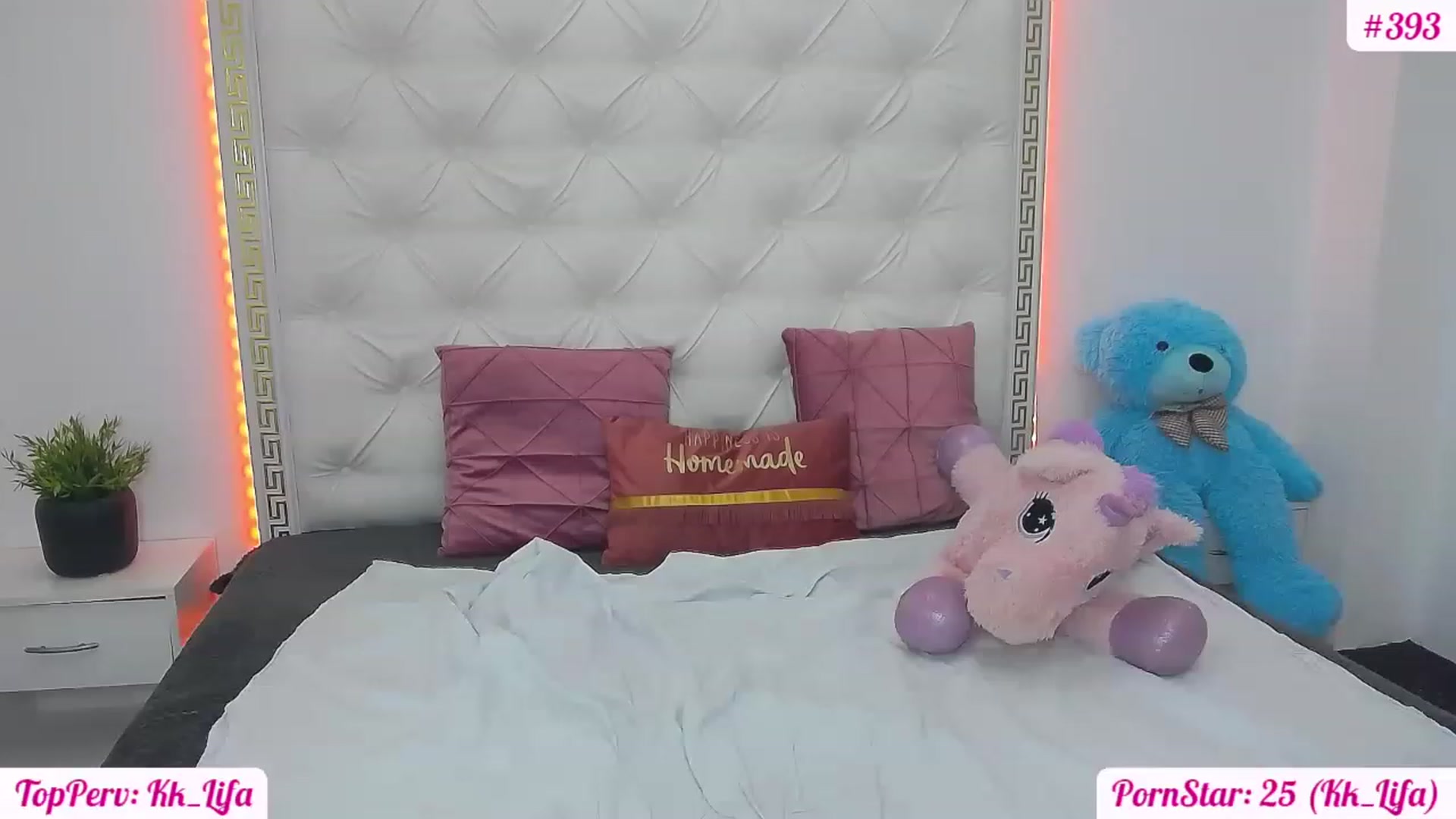 Gallery image thumbnail from KaraKhalifa's myfreecams stream on, 03/22/2023, 17:59 image 14 of 20