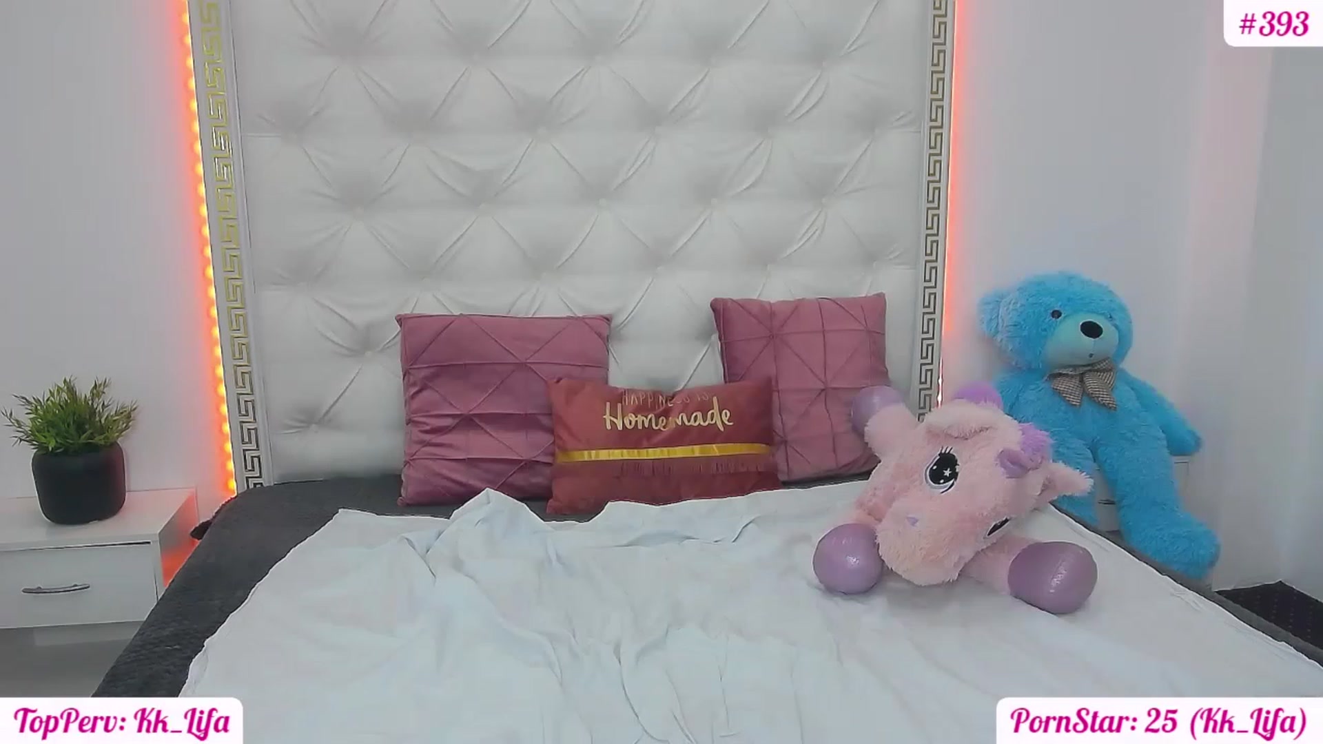 Gallery image thumbnail from KaraKhalifa's myfreecams stream on, 03/22/2023, 17:59 image 15 of 20