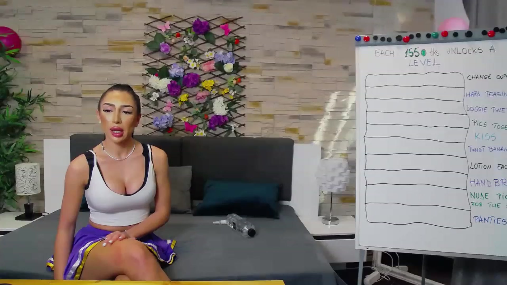 Gallery image thumbnail from KaraKhalifa's myfreecams stream on, 03/23/2023, 15:43 image 4 of 20