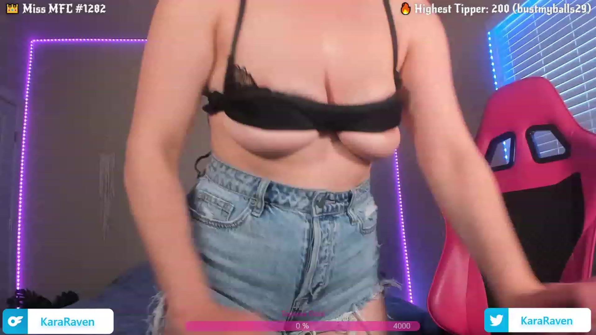 Gallery image thumbnail from KaraRaven's myfreecams stream on, 03/22/2023, 20:27 image 12 of 20