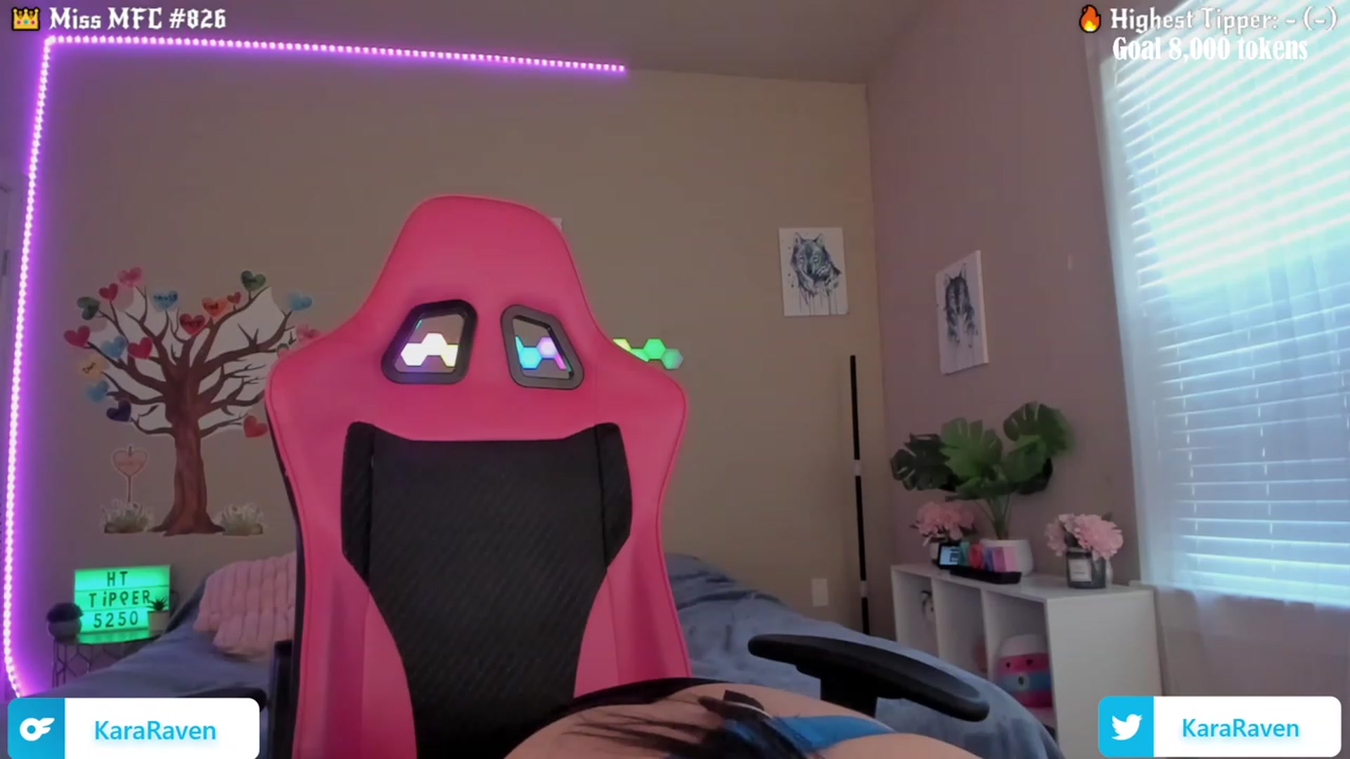 Gallery image thumbnail from KaraRaven's myfreecams stream on, 08/14/2023, 21:03 image 15 of 20