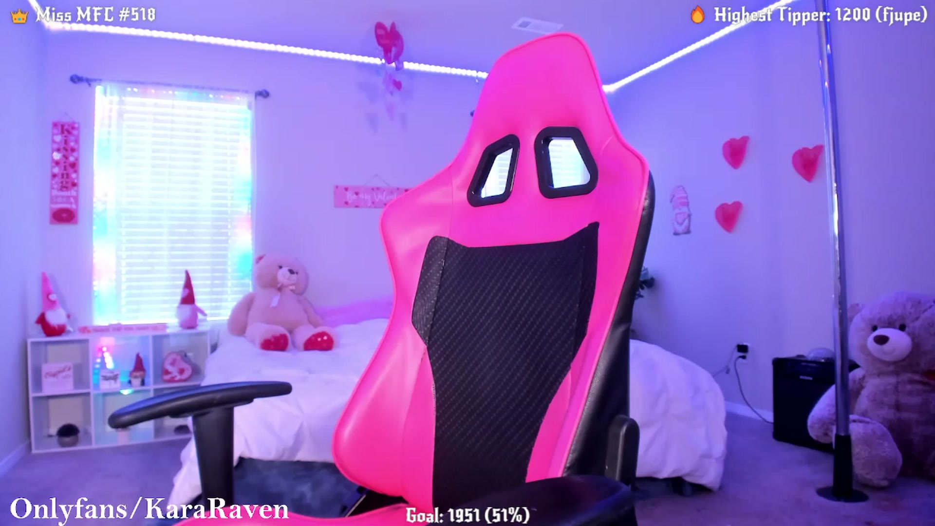 Gallery image thumbnail from KaraRaven's myfreecams stream on, 01/29/2024, 17:16 image 19 of 20