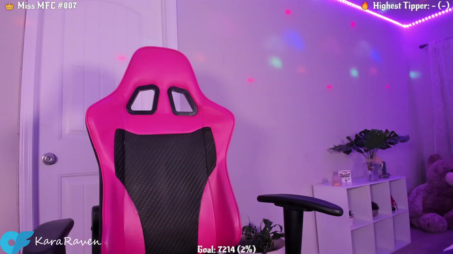 Gallery image thumbnail from KaraRaven's myfreecams stream on, 03/14/2024, 01:29 image 2 of 20