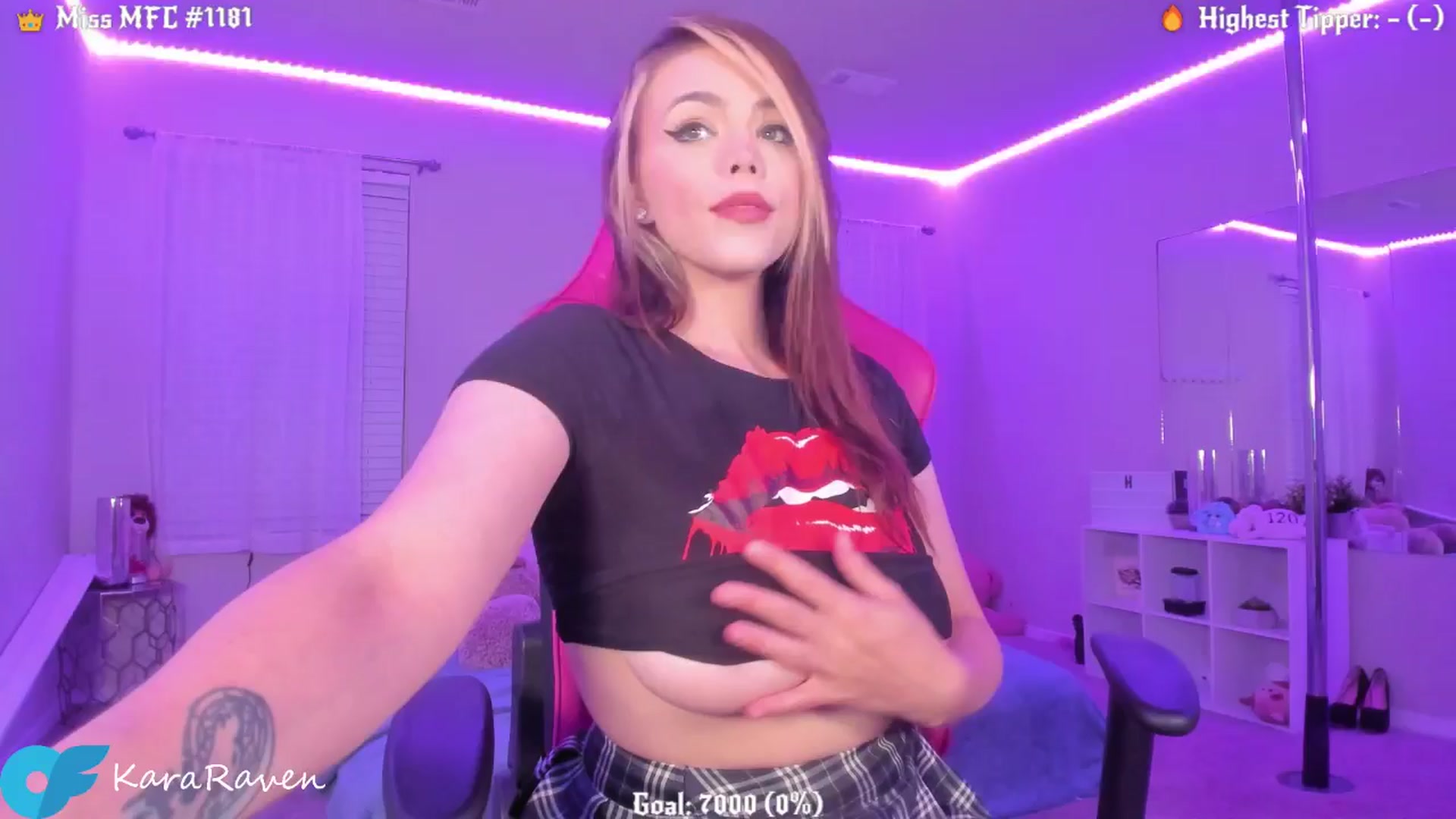 Gallery image thumbnail from KaraRaven's myfreecams stream on, 05/21/2024, 02:09 image 3 of 20