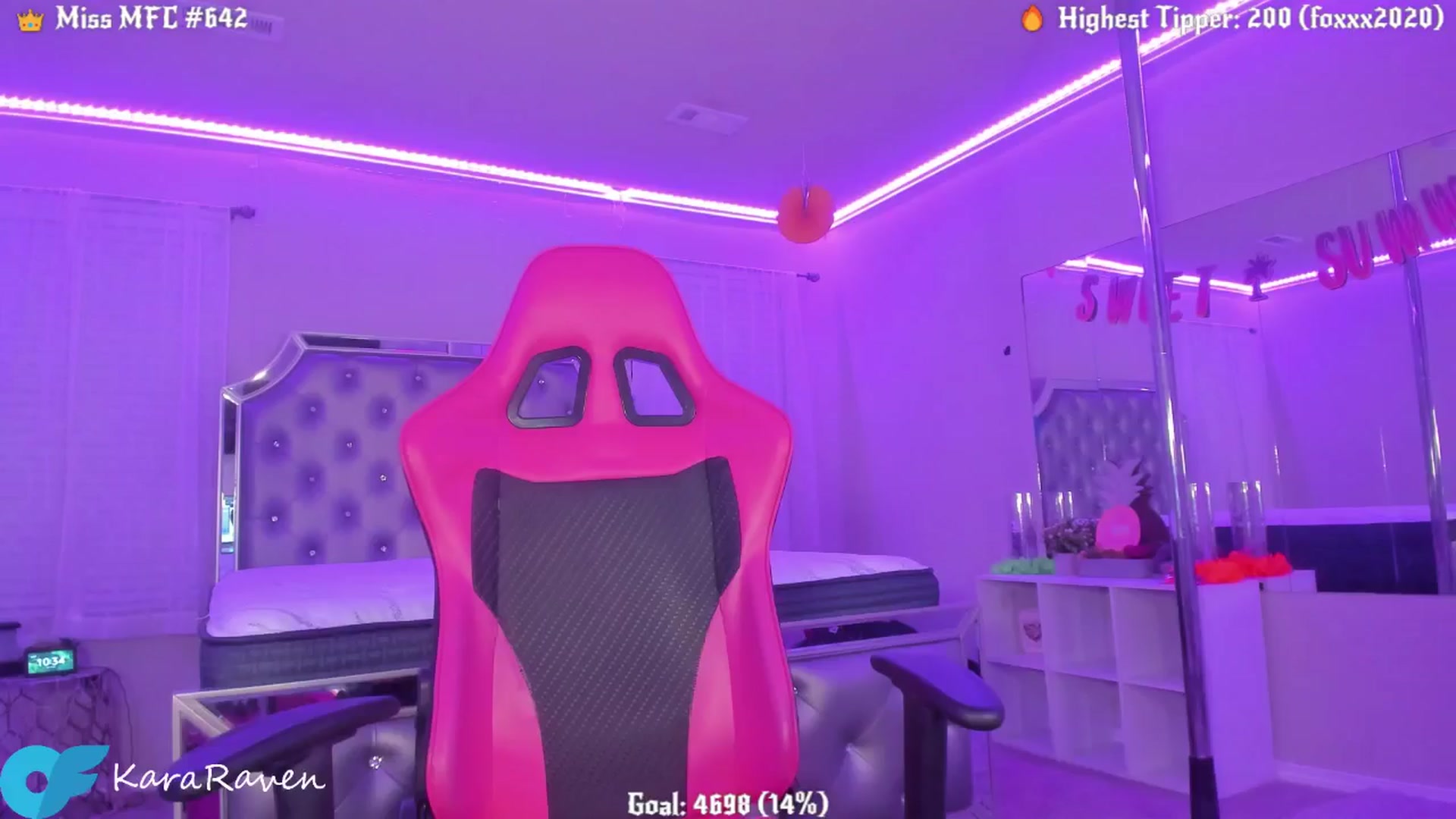 Gallery image thumbnail from KaraRaven's myfreecams stream on, 06/17/2024, 04:04 image 7 of 20