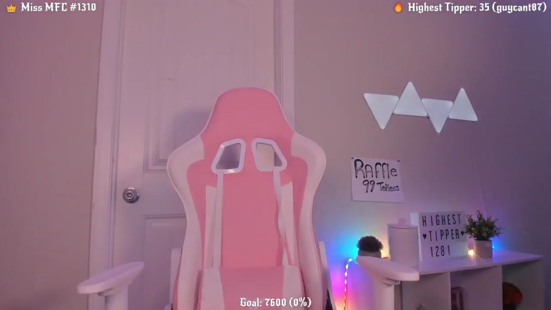 Gallery image thumbnail from KaraRaven's myfreecams stream on, 03/12/2025, 22:12 image 15 of 20