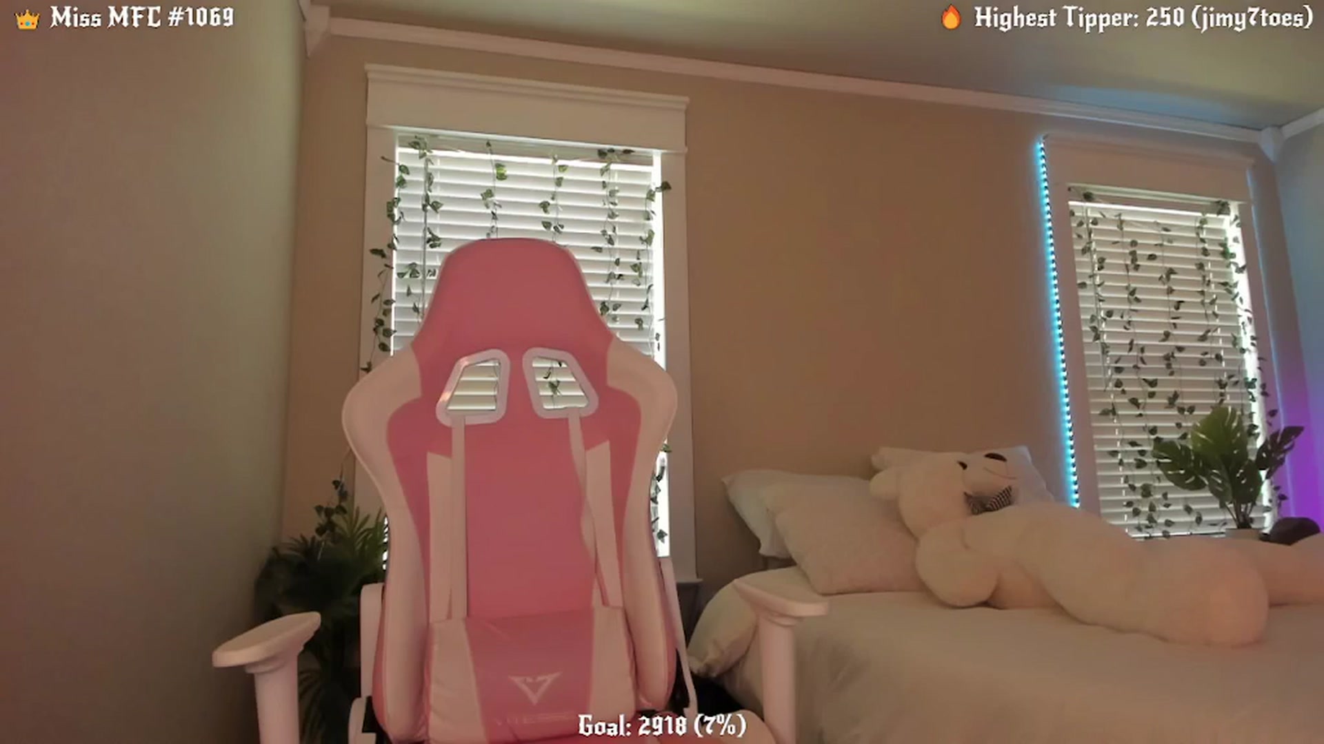 Gallery image thumbnail from KaraRaven's myfreecams stream on, 05/05/2025, 16:28 image 20 of 20