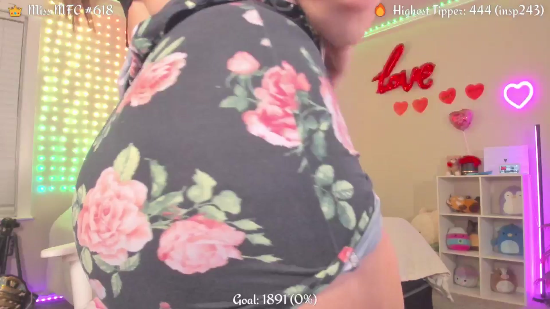 Gallery image thumbnail from KaraRaven's myfreecams stream on, 02/10/2026, 04:59 image 6 of 20