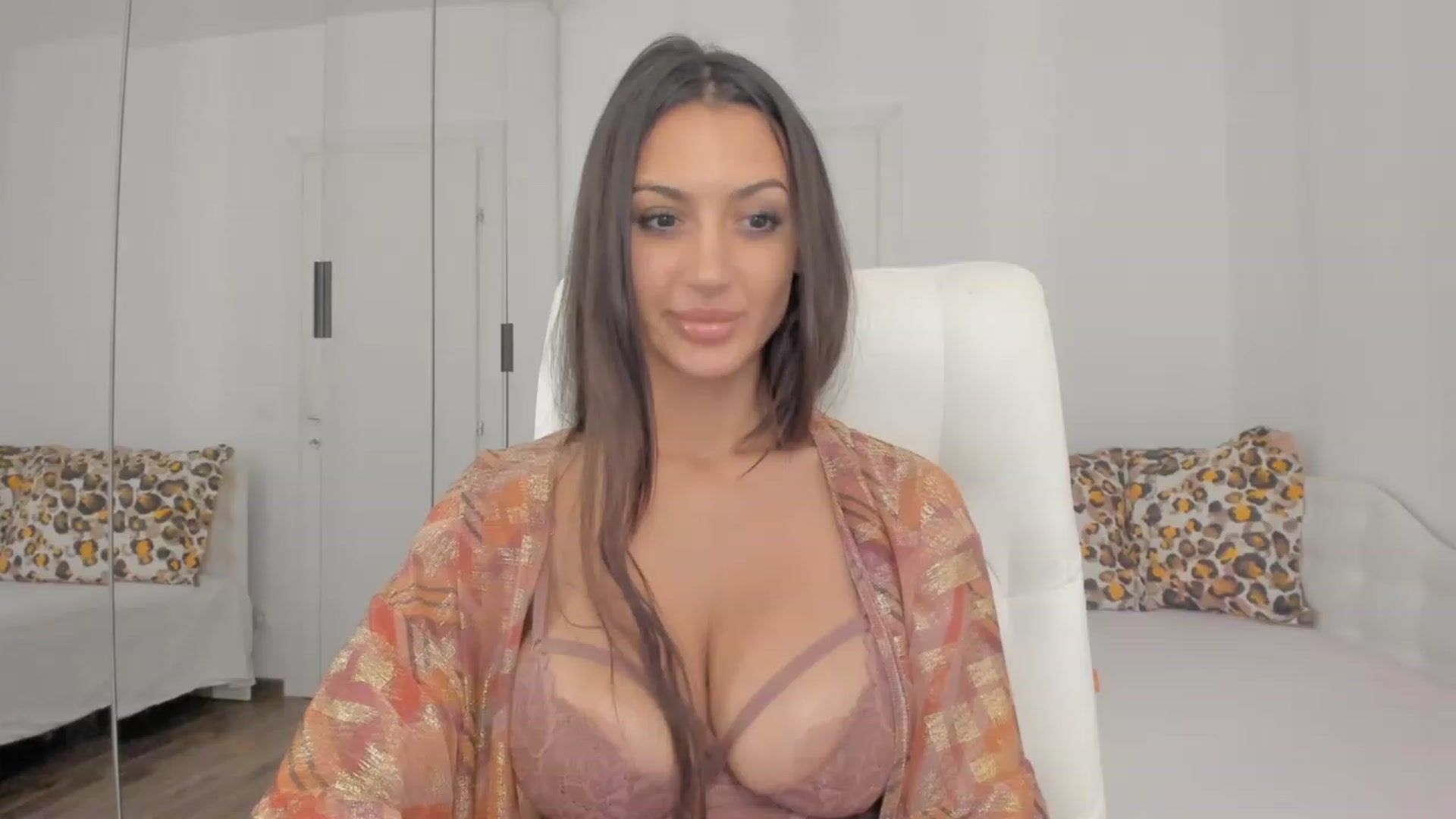 Gallery image thumbnail from Karah_Mel's myfreecams stream on, 11/22/2022, 05:52 image 13 of 20