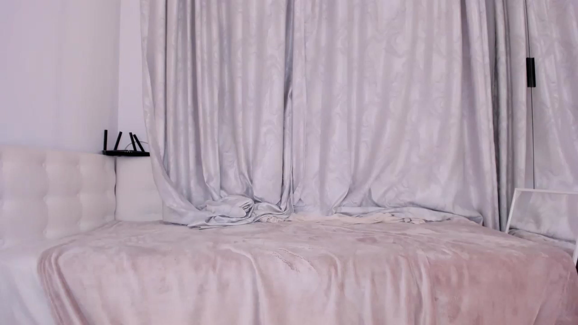 Gallery image thumbnail from Karah_Mel's myfreecams stream on, 12/17/2022, 02:07 image 6 of 20