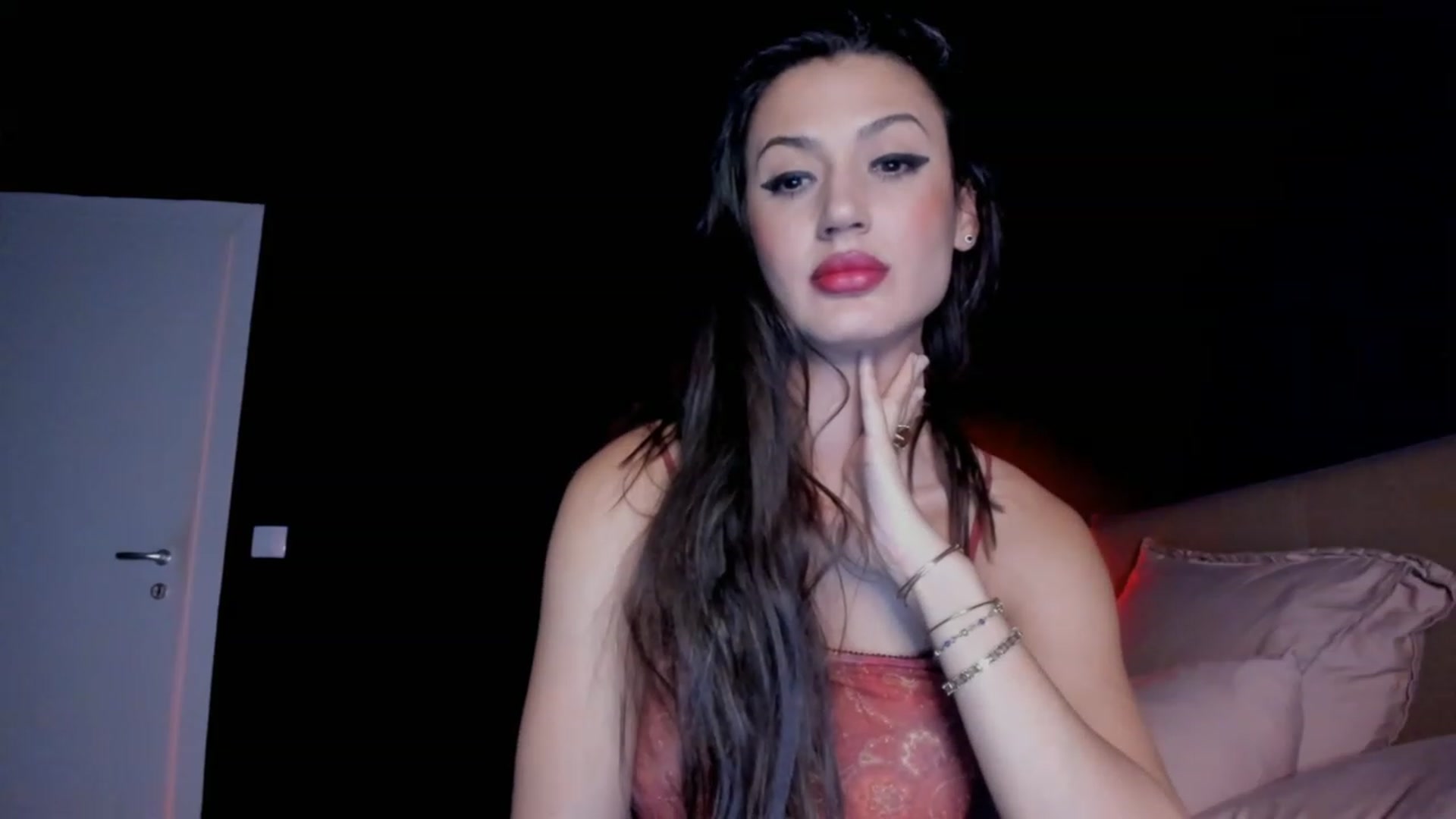 Gallery image thumbnail from Karah_Mel's myfreecams stream on, 12/23/2022, 06:59 image 11 of 20