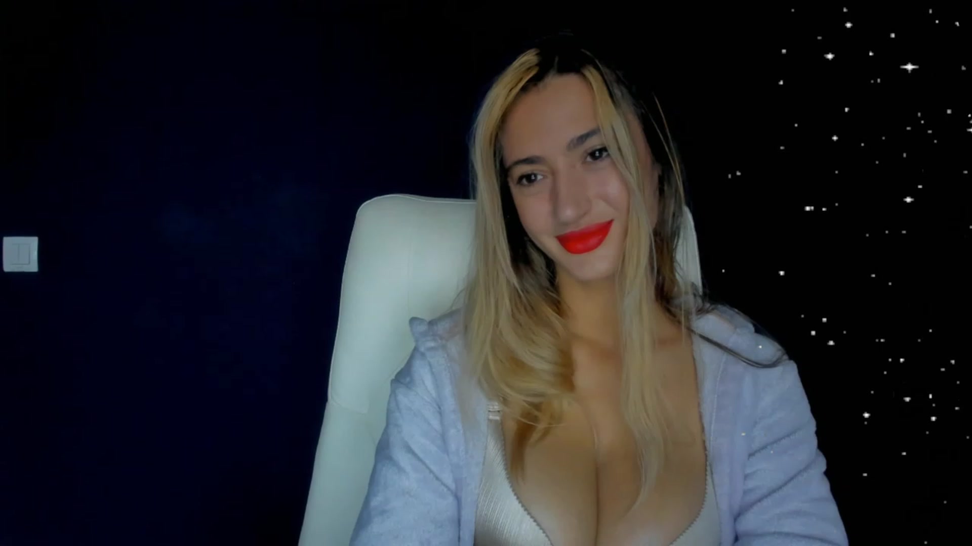 Gallery image thumbnail from Karah_Mel's myfreecams stream on, 07/27/2023, 12:05 image 2 of 20