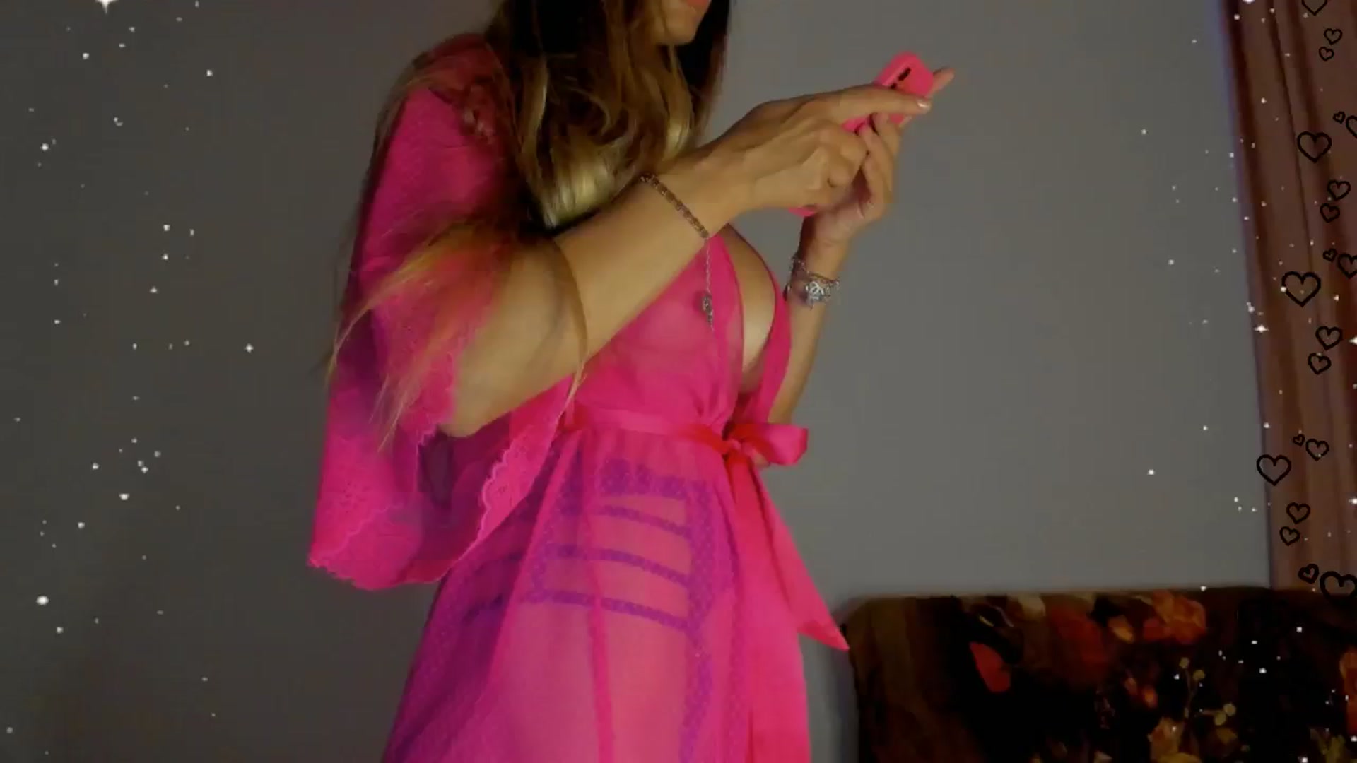 Gallery image thumbnail from Karah_Mel's myfreecams stream on, 05/26/2024, 14:08 image 8 of 20
