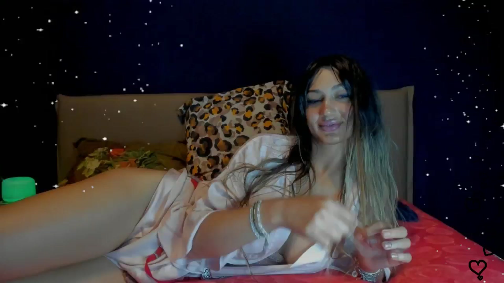 Gallery image thumbnail from Karah_Mel's myfreecams stream on, 05/29/2024, 14:21 image 8 of 20