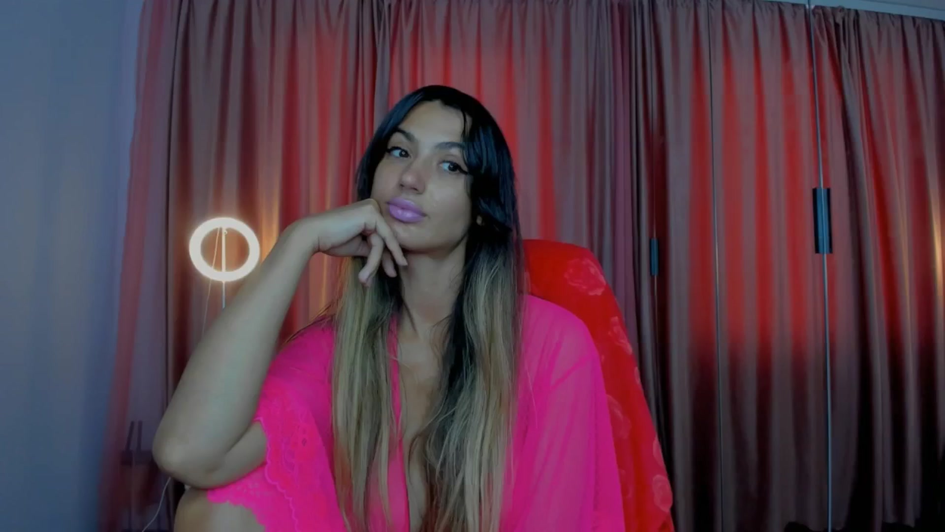 Gallery image thumbnail from Karah_Mel's myfreecams stream on, 06/22/2024, 13:12 image 10 of 20
