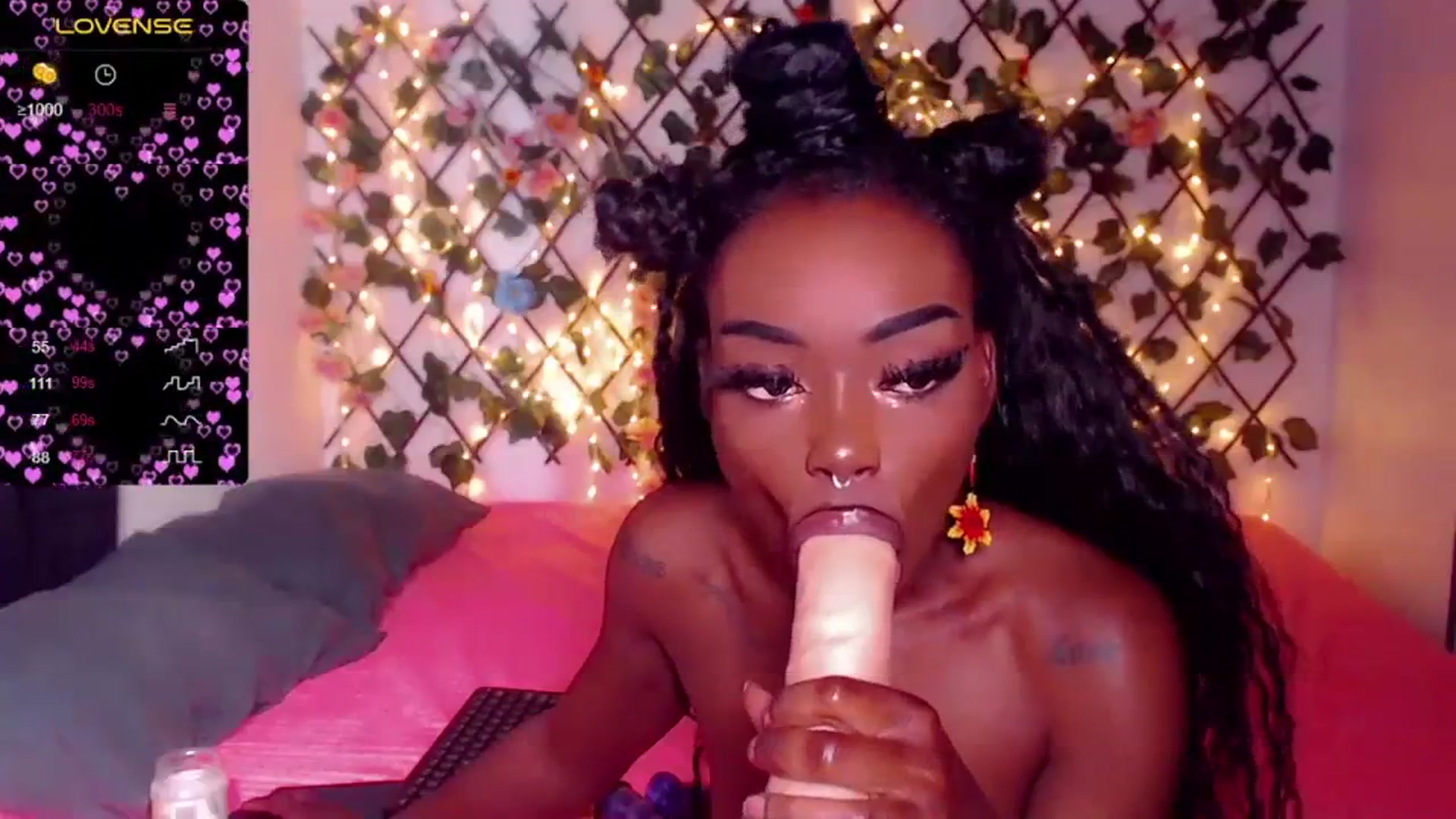 Gallery image thumbnail from Karahvelvet's myfreecams stream on, 12/18/2023, 13:00 image 6 of 20