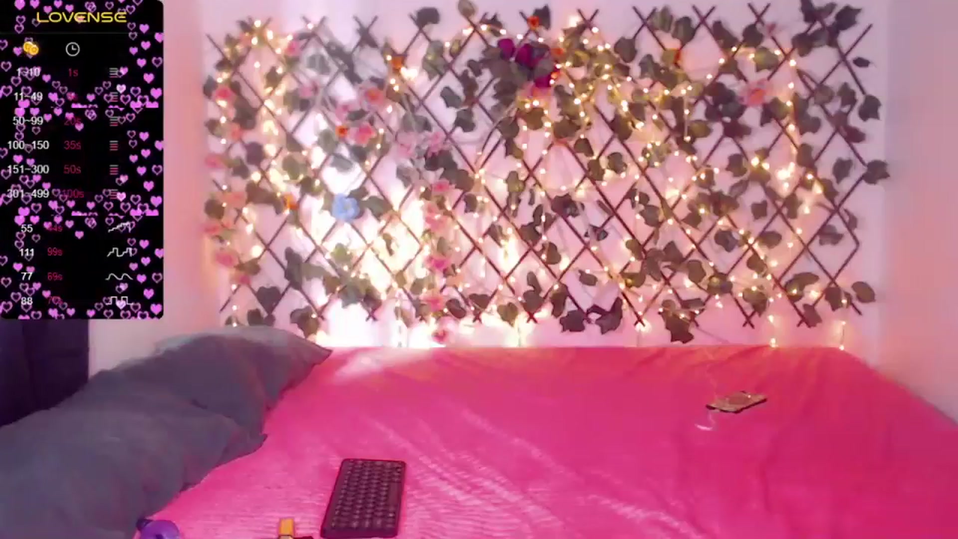 Gallery image thumbnail from Karahvelvet's myfreecams stream on, 12/18/2023, 14:06 image 1 of 20