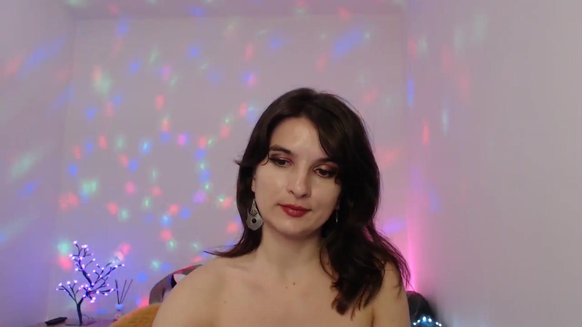 Gallery image thumbnail from Karina0's myfreecams stream on, 03/16/2025, 15:12 image 17 of 20