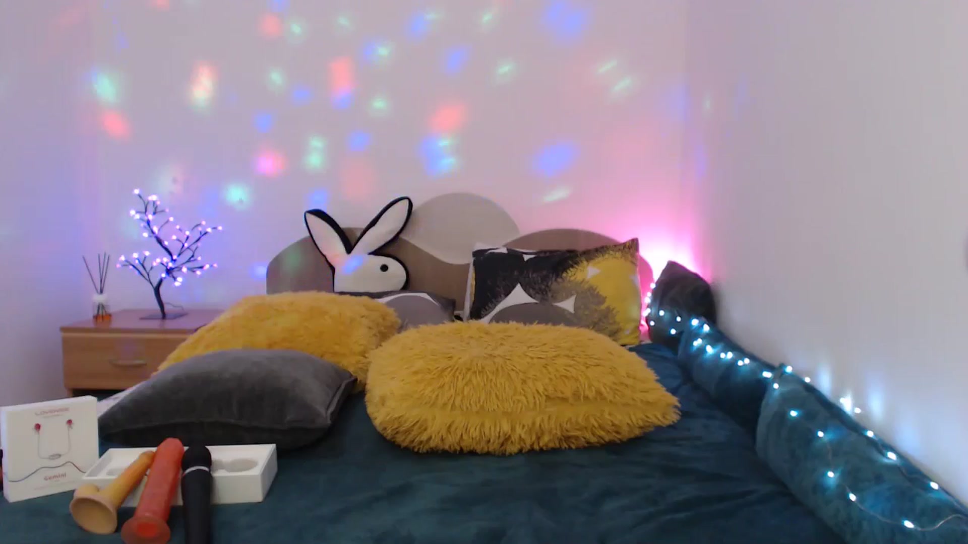 Gallery image thumbnail from Karina0's myfreecams stream on, 03/27/2025, 15:31 image 15 of 20