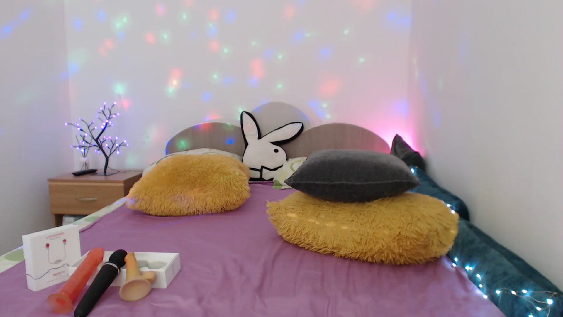 Gallery image thumbnail from Karina0's myfreecams stream on, 05/13/2025, 12:32 image 20 of 20