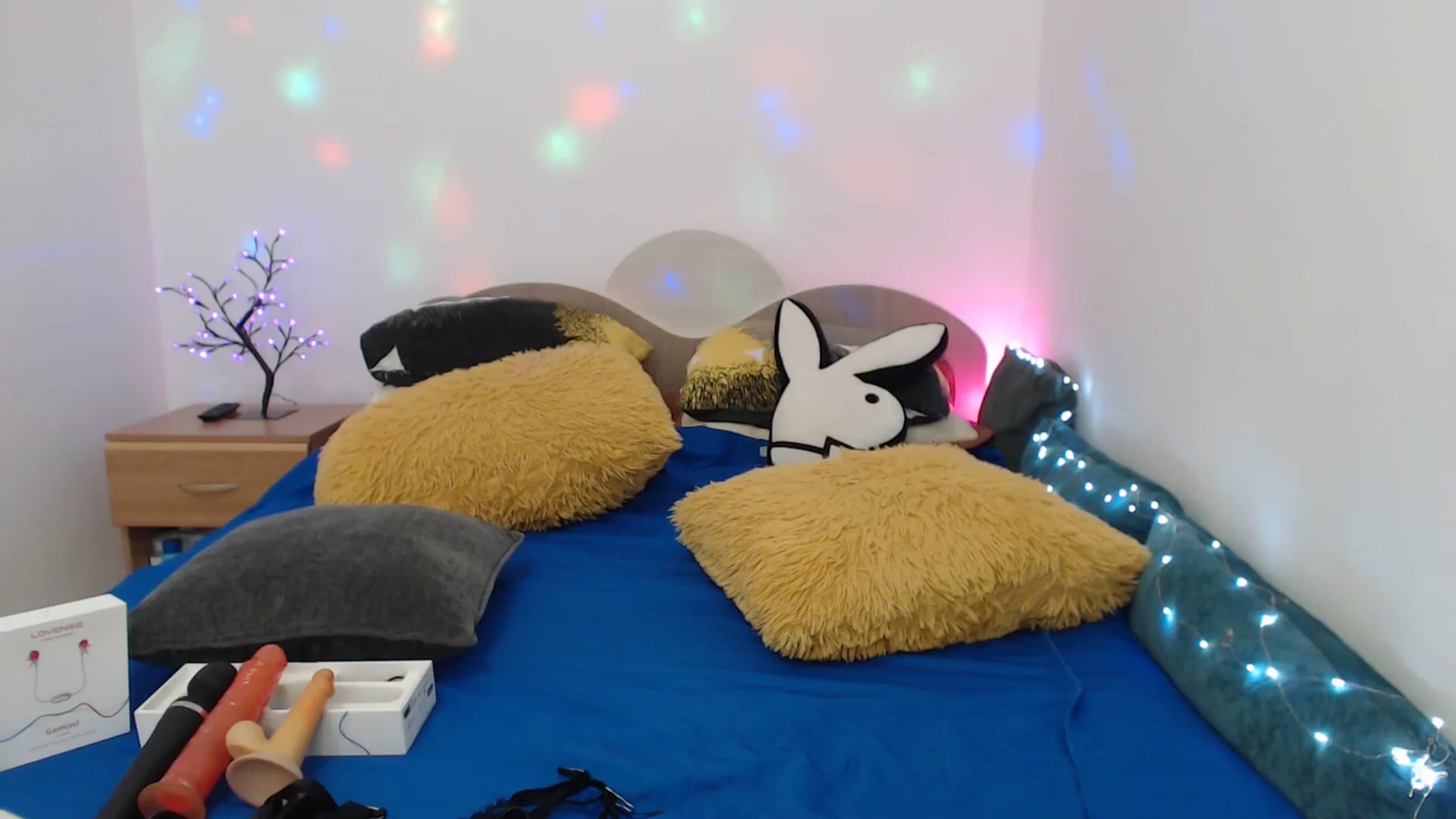 Gallery image thumbnail from Karina0's myfreecams stream on, 10/02/2025, 11:29 image 8 of 20