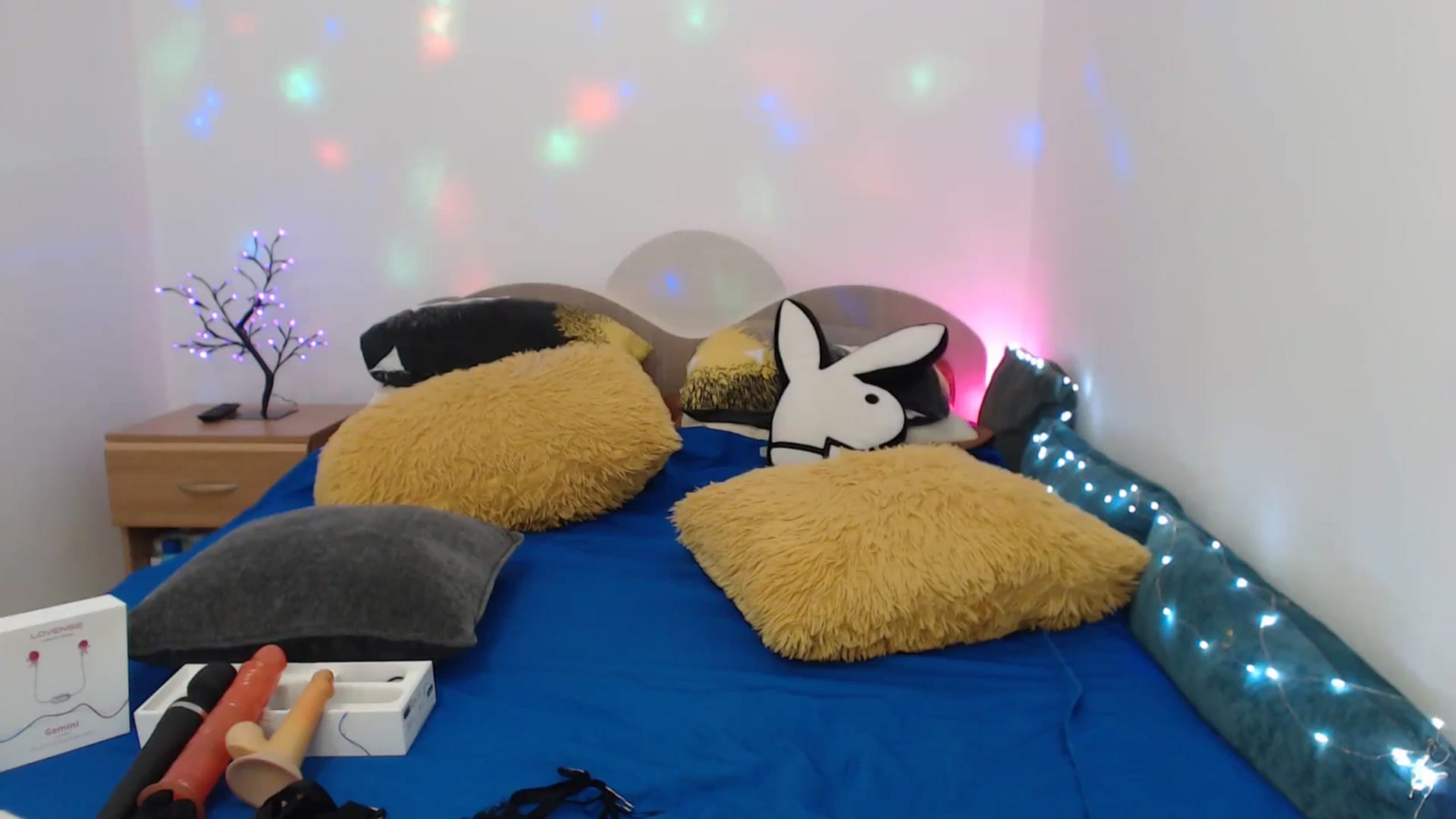 Gallery image thumbnail from Karina0's myfreecams stream on, 10/02/2025, 11:29 image 10 of 20