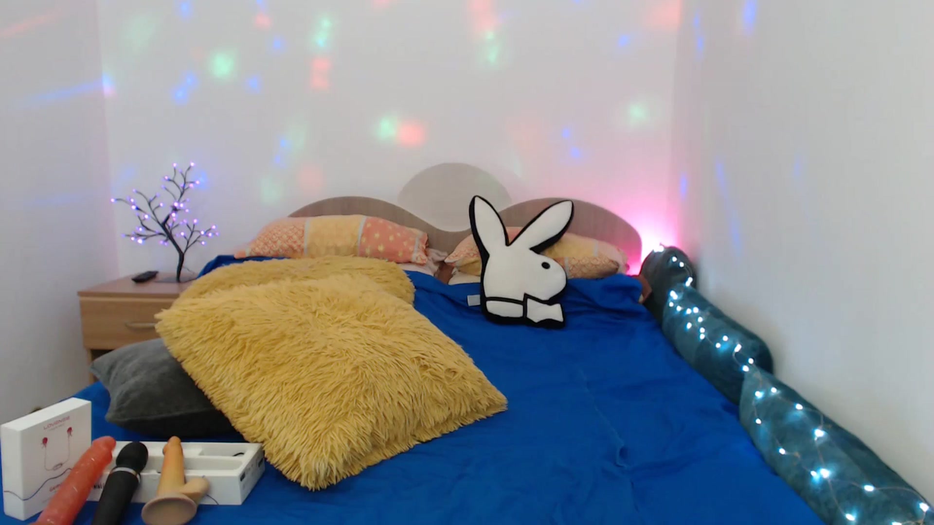 Gallery image thumbnail from Karina0's myfreecams stream on, 10/05/2025, 13:43 image 14 of 20