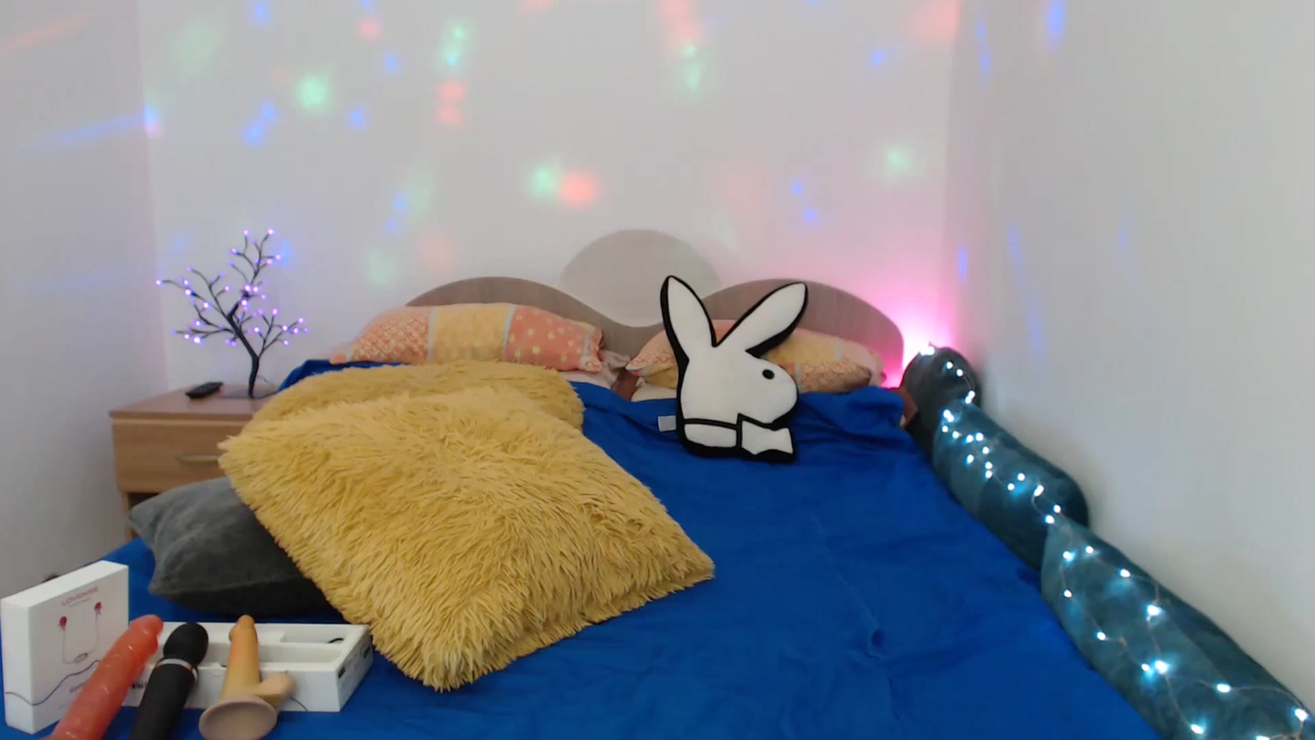 Gallery image thumbnail from Karina0's myfreecams stream on, 10/05/2025, 13:43 image 15 of 20