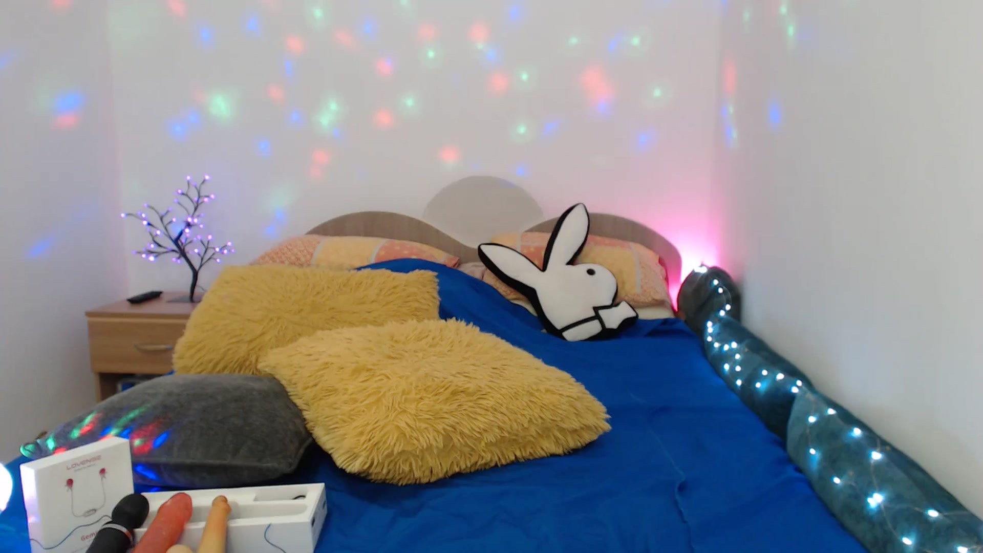 Gallery image thumbnail from Karina0's myfreecams stream on, 10/06/2025, 13:05 image 10 of 20