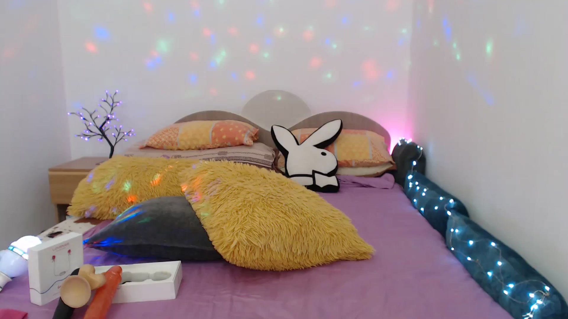 Gallery image thumbnail from Karina0's myfreecams stream on, 10/16/2025, 11:54 image 11 of 20