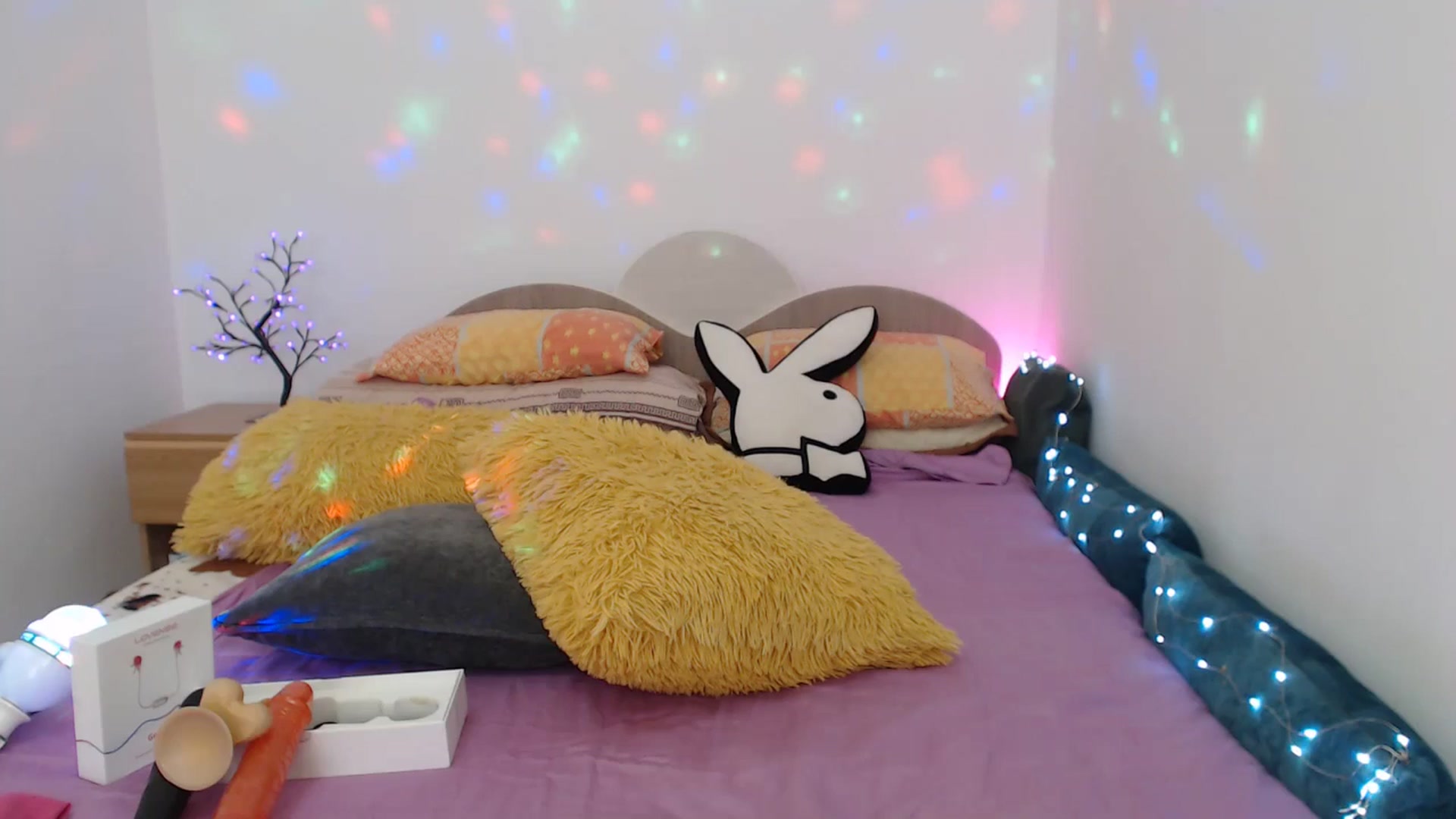 Gallery image thumbnail from Karina0's myfreecams stream on, 10/16/2025, 11:54 image 12 of 20