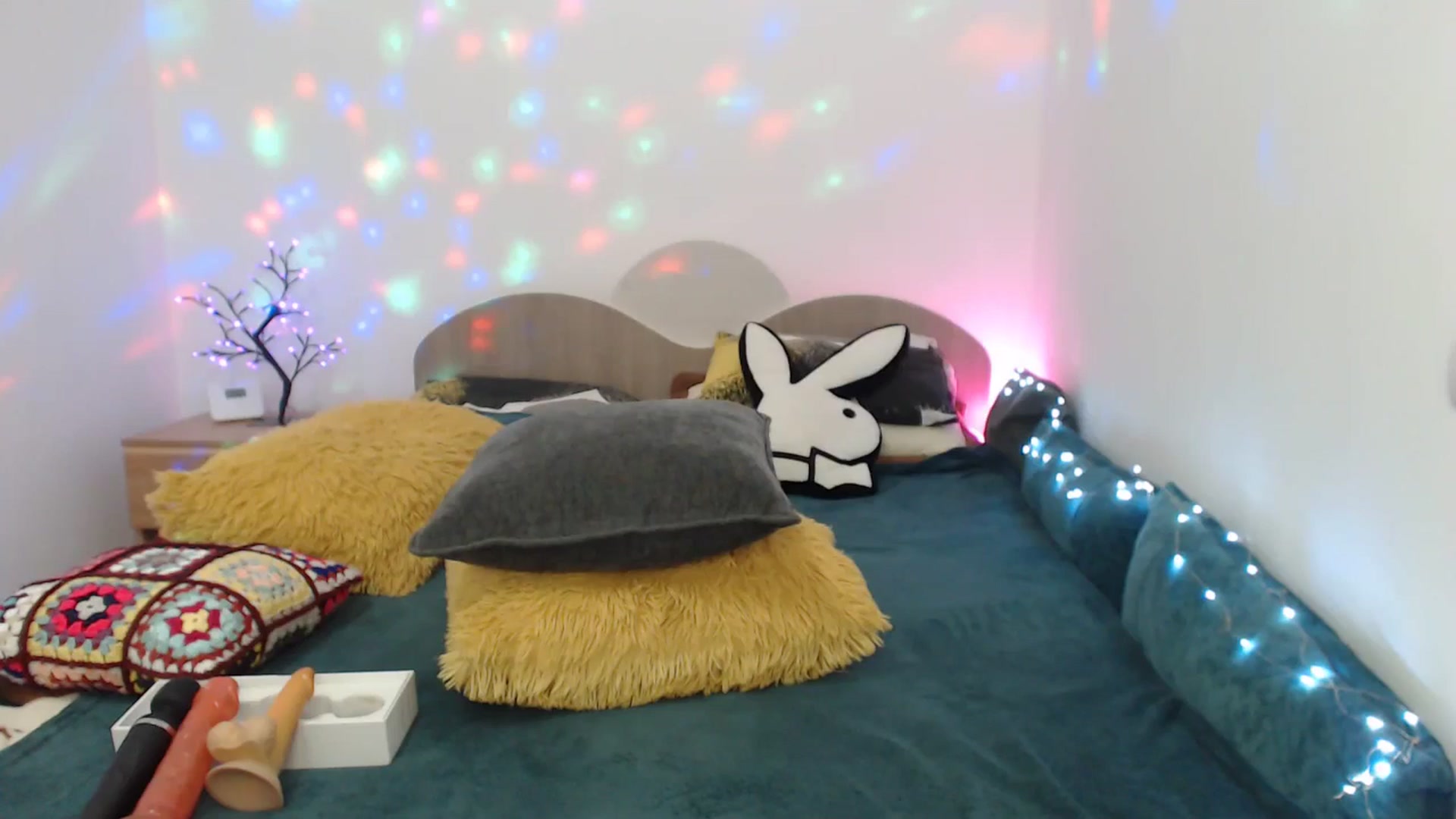 Gallery image thumbnail from Karina0's myfreecams stream on, 11/10/2025, 14:05 image 6 of 20