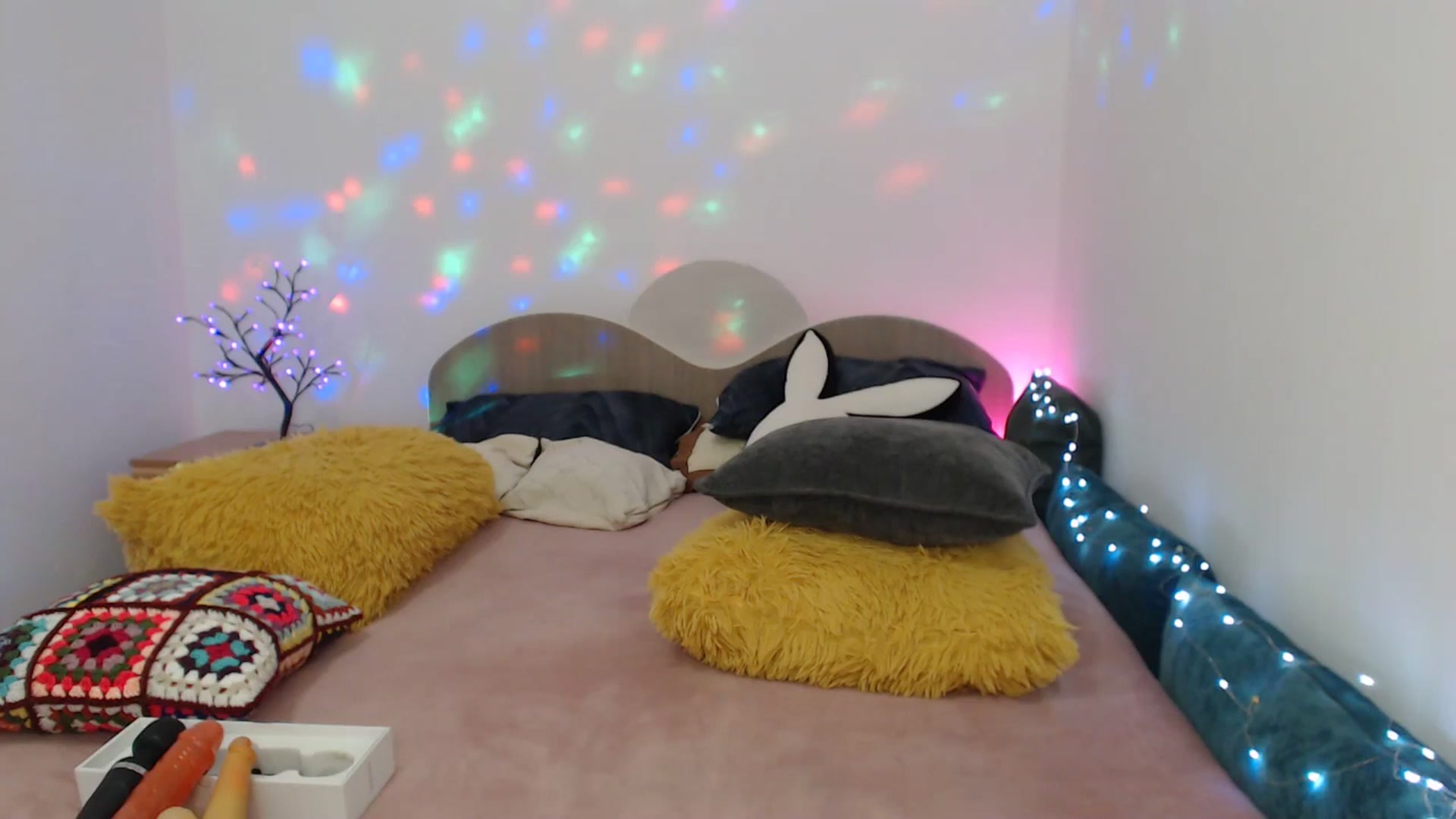 Gallery image thumbnail from Karina0's myfreecams stream on, 11/30/2025, 12:50 image 10 of 20