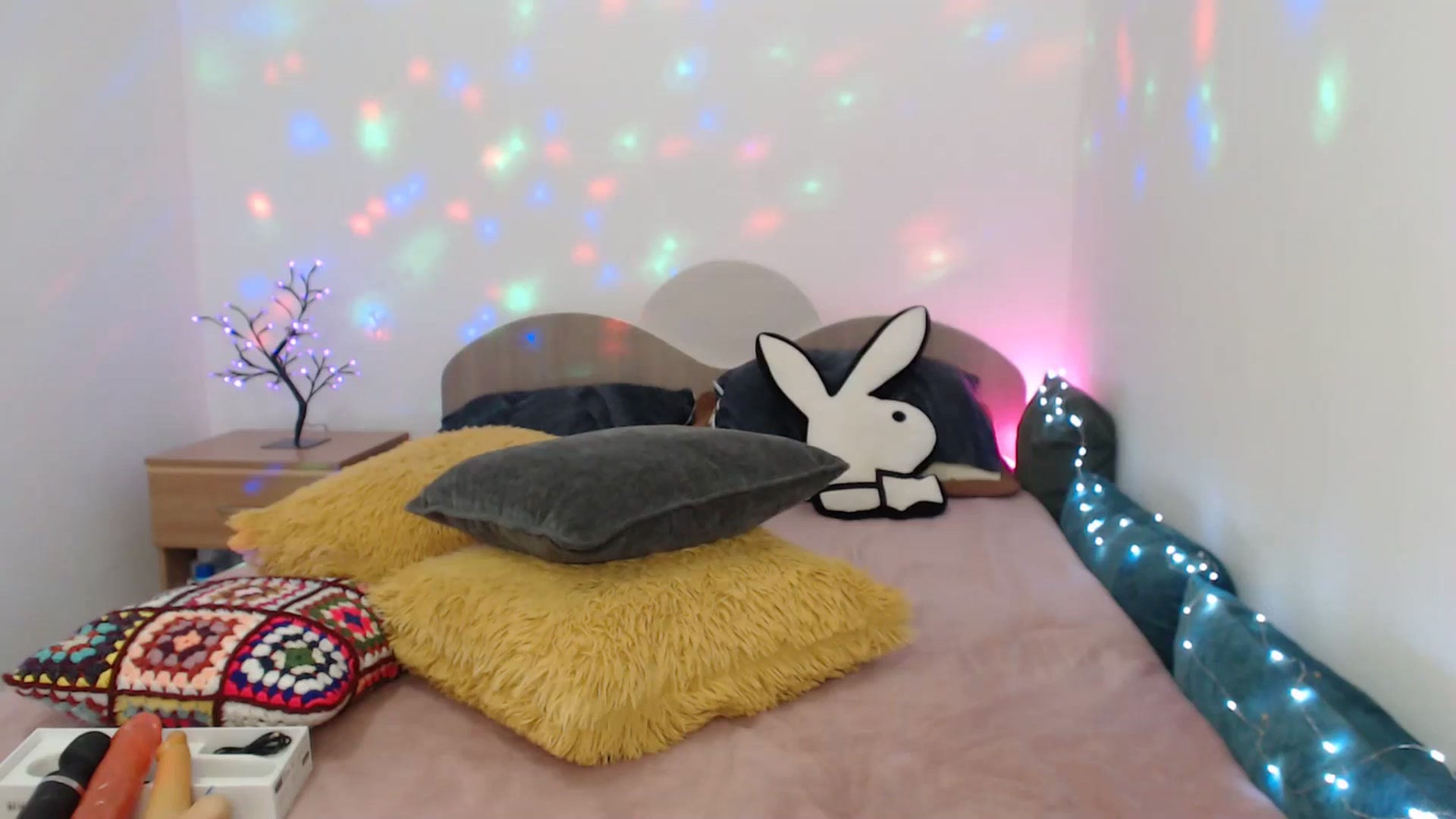 Gallery image thumbnail from Karina0's myfreecams stream on, 12/09/2025, 14:43 image 9 of 20