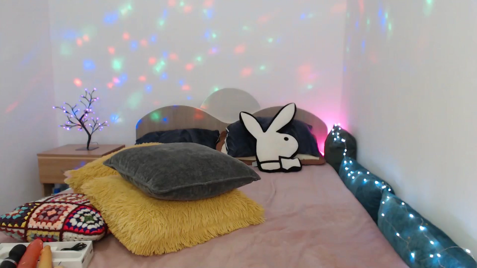 Gallery image thumbnail from Karina0's myfreecams stream on, 12/10/2025, 13:35 image 6 of 20