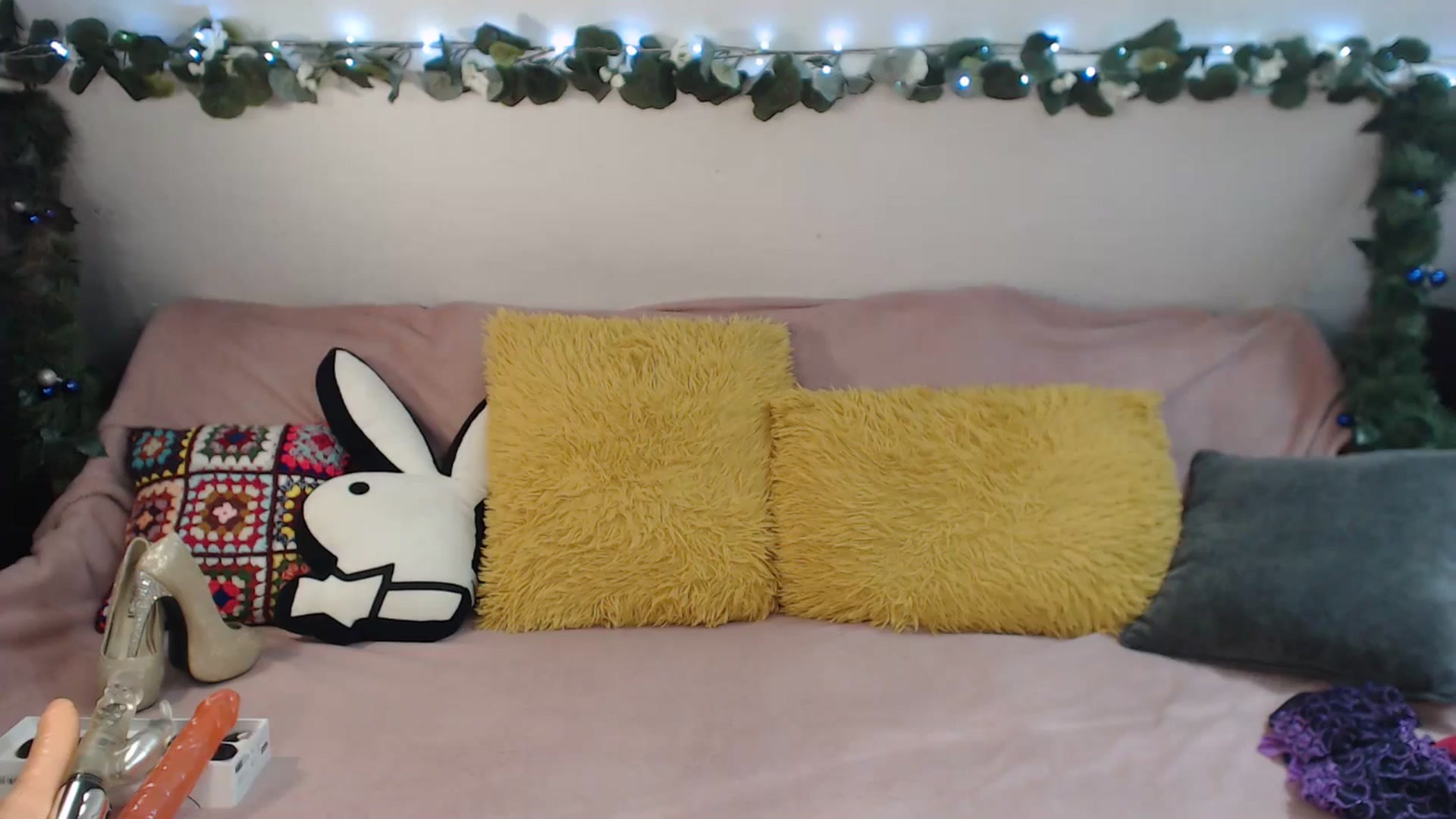 Gallery image thumbnail from Karina0's myfreecams stream on, 12/17/2025, 15:07 image 16 of 20